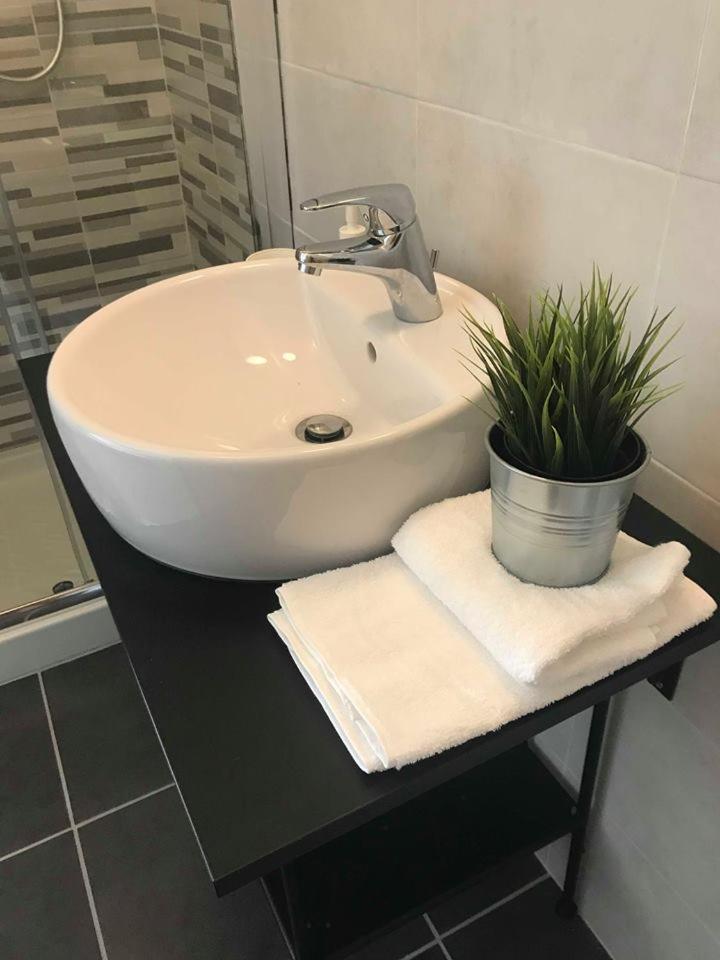 Double Room with Private Bathroom photo 3