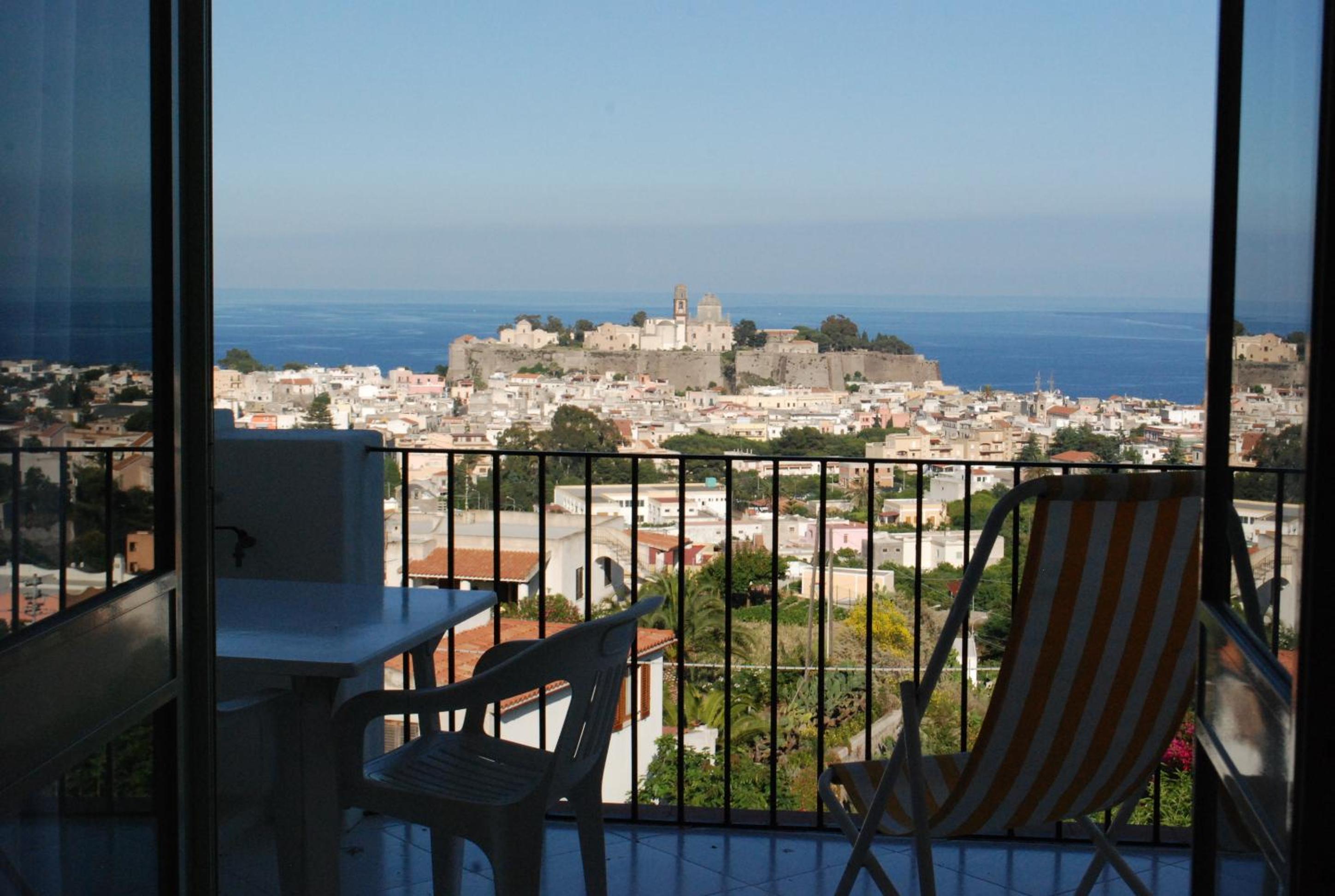 Studio with Sea View (2 Adults) - Photo 4