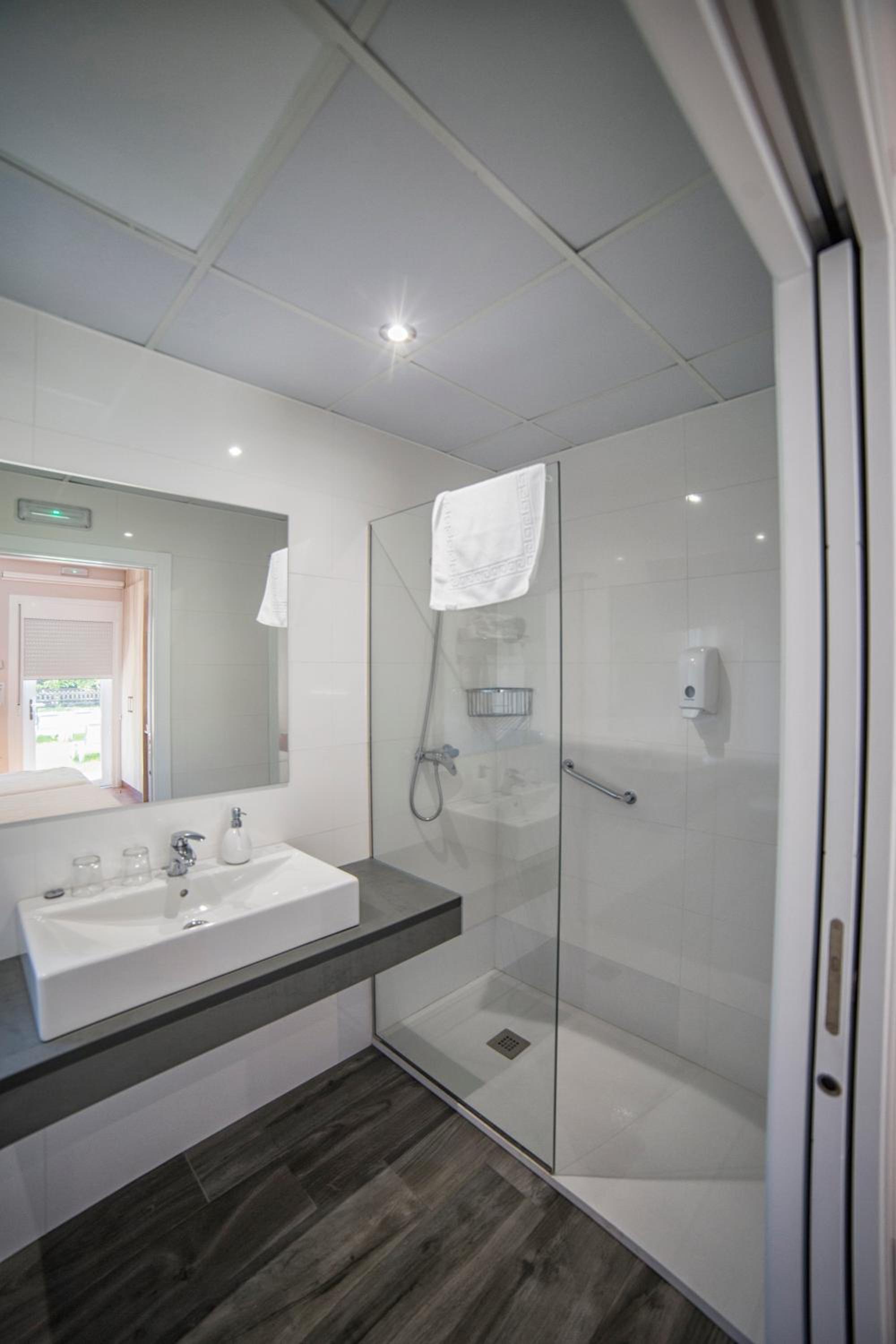 Double Room with Private Bathroom photo 3