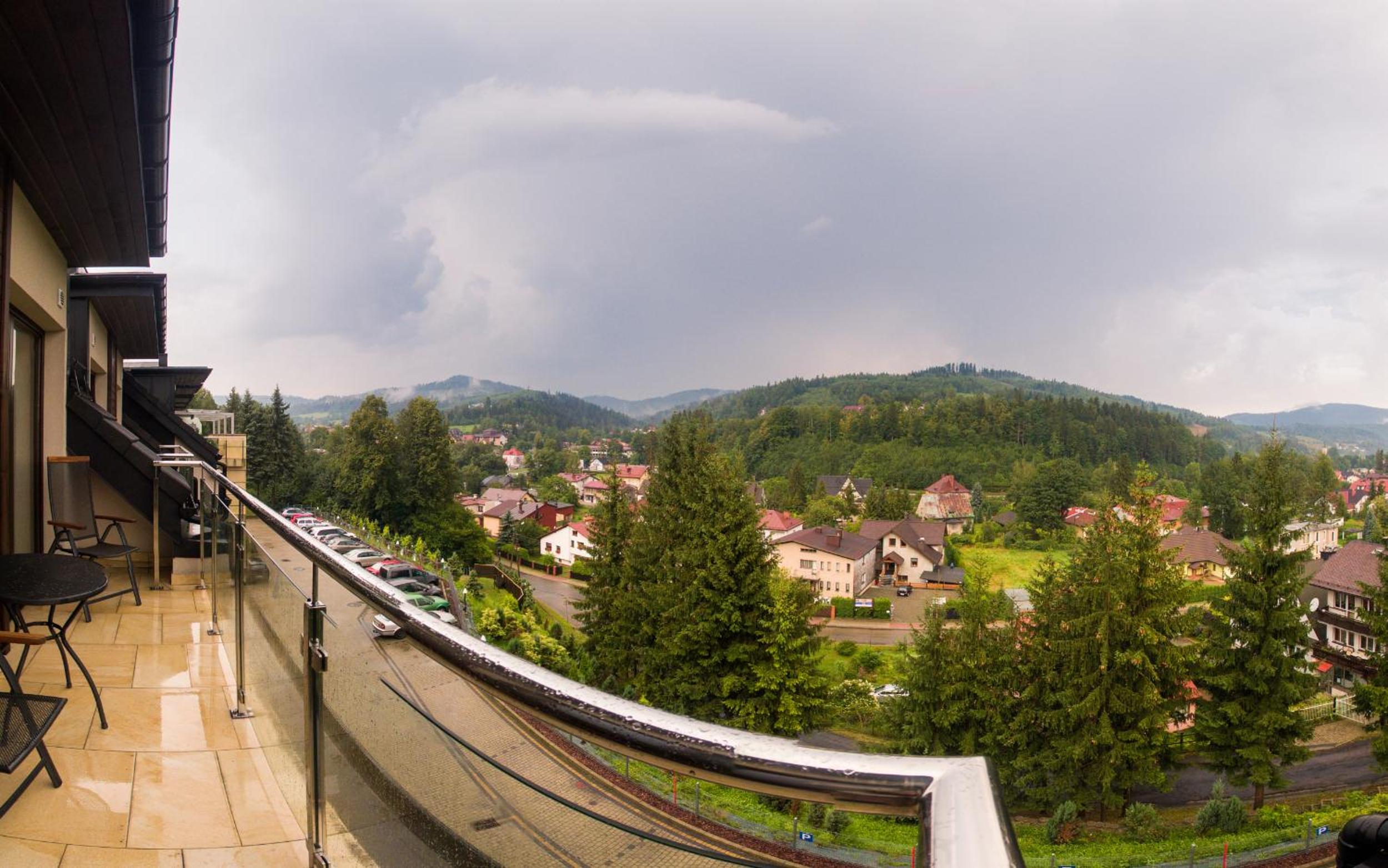 Apartment with Mountain View photo 3