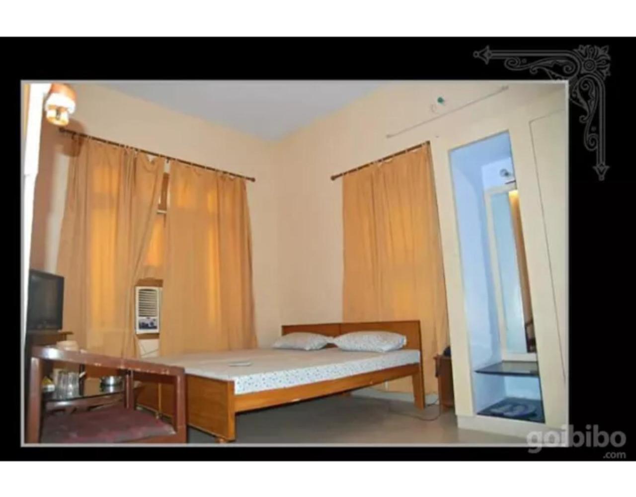 Budget Double Room photo 2