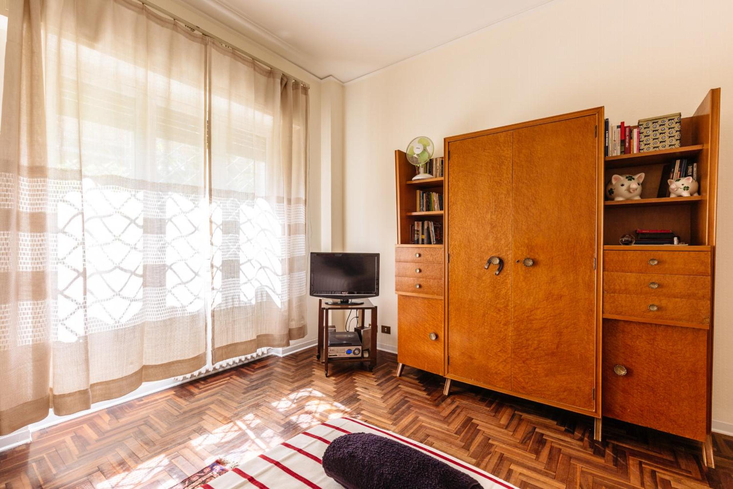 Apartment With Garden View