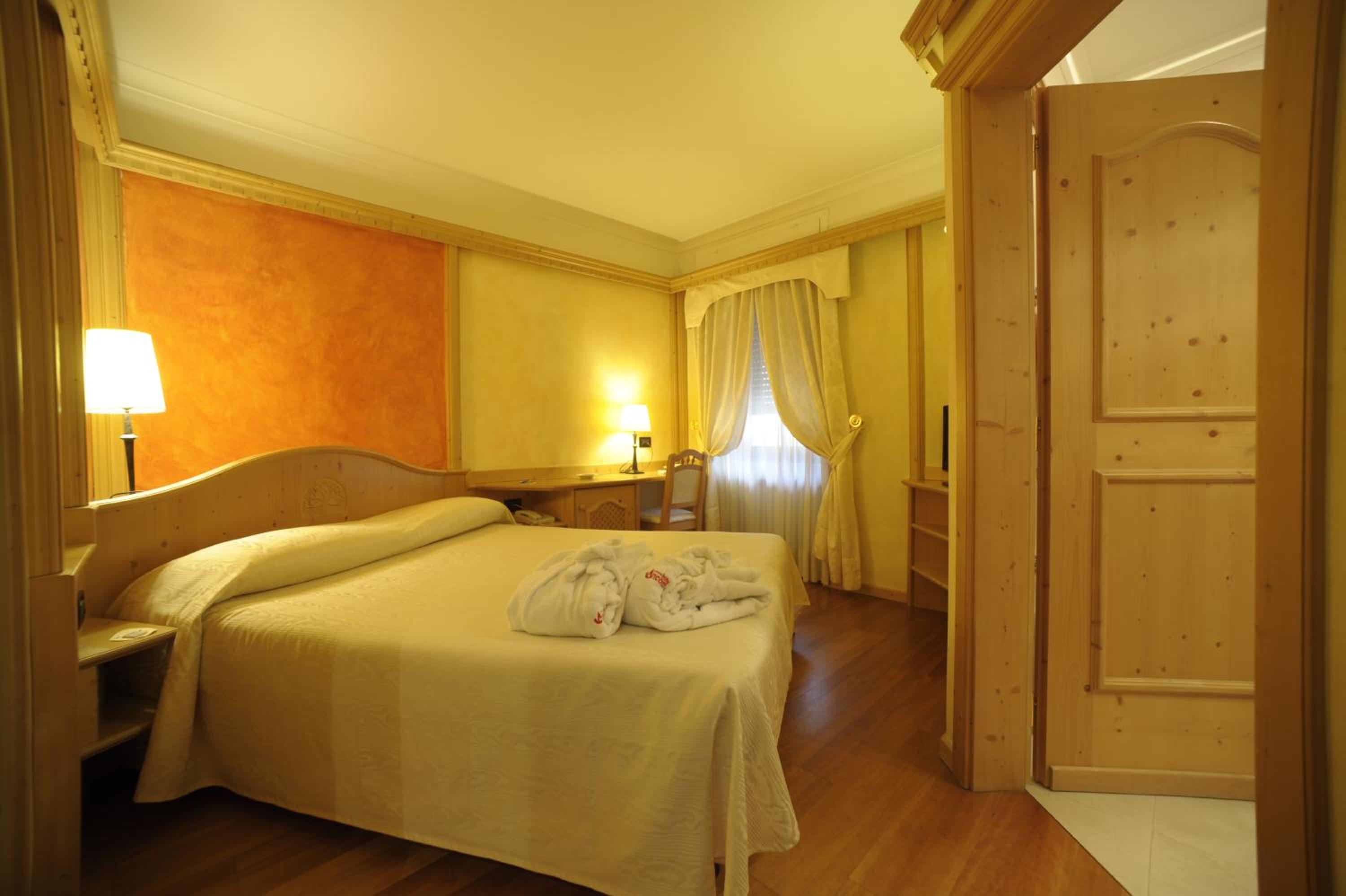 Classic Double or Twin Room - Photo 1
