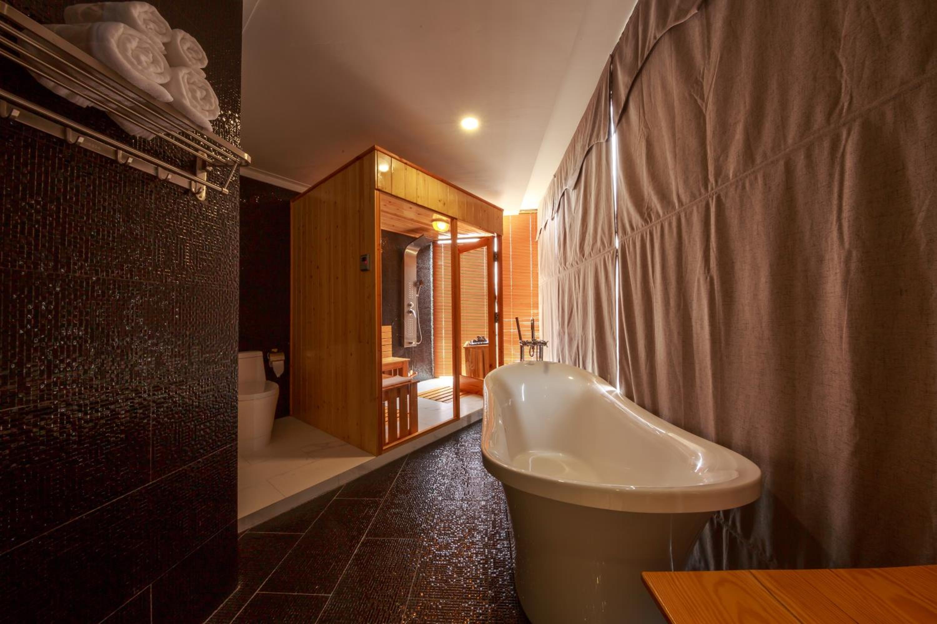Suite with Sauna - Photo 4