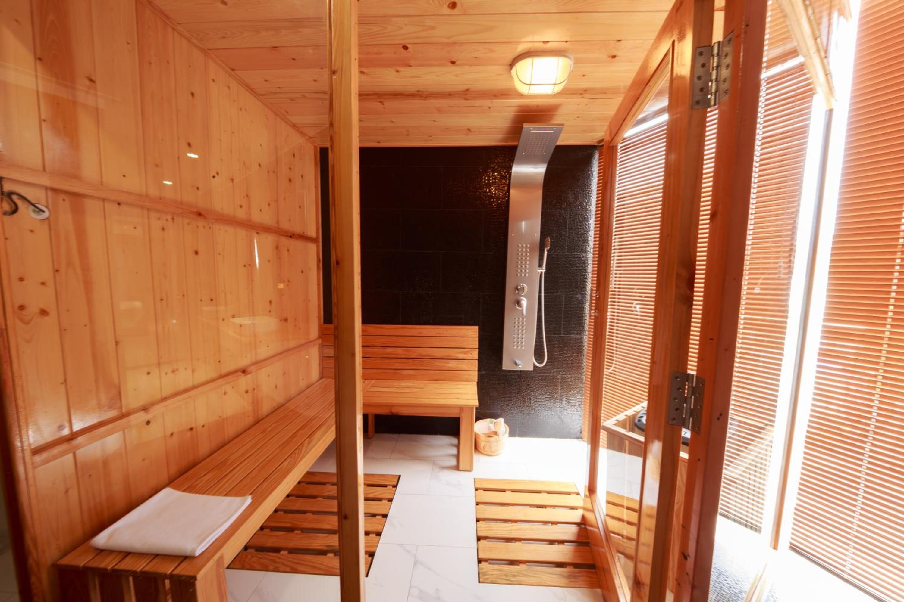 Suite with Sauna - Photo 2