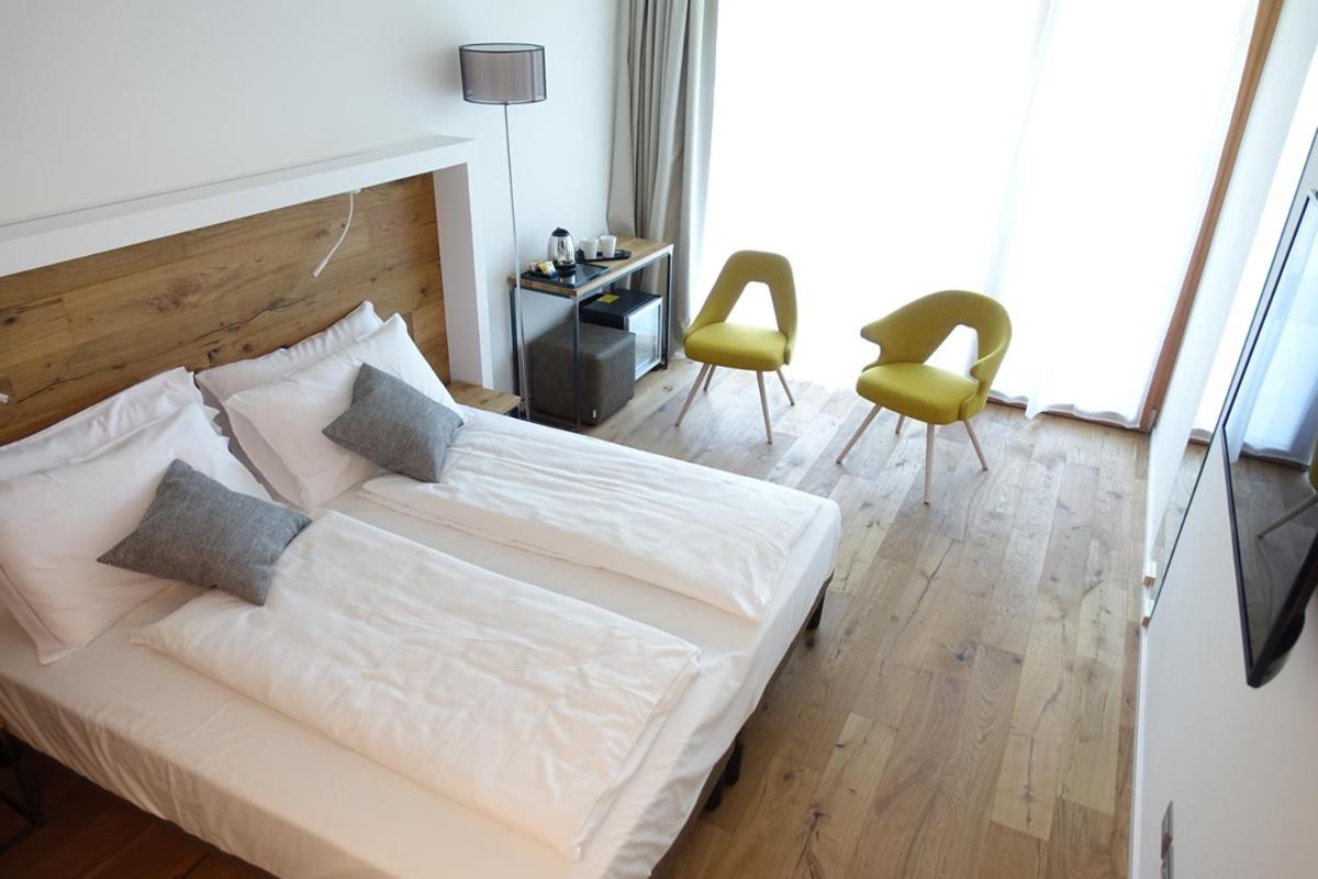 Suite - Photo 3