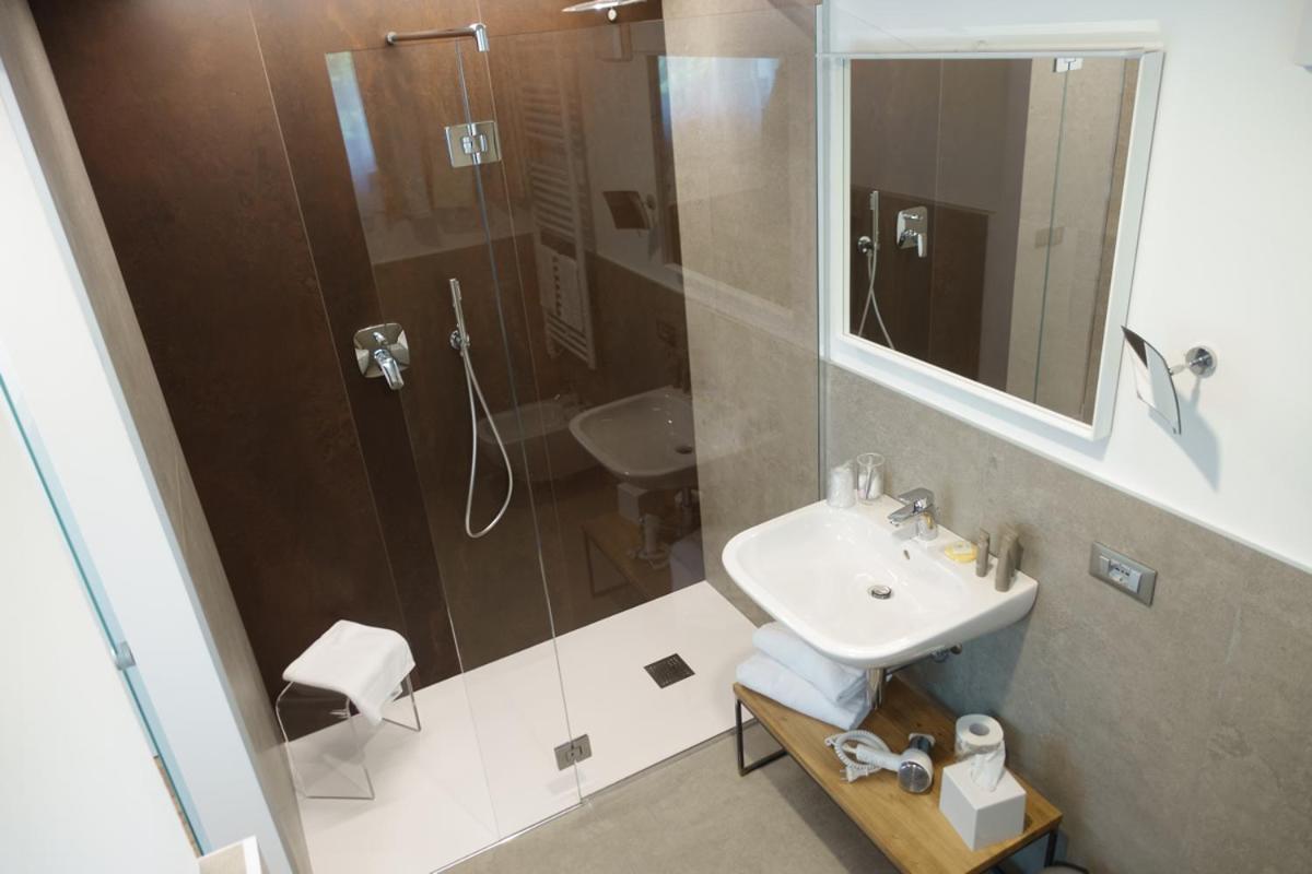 Suite - Photo 2