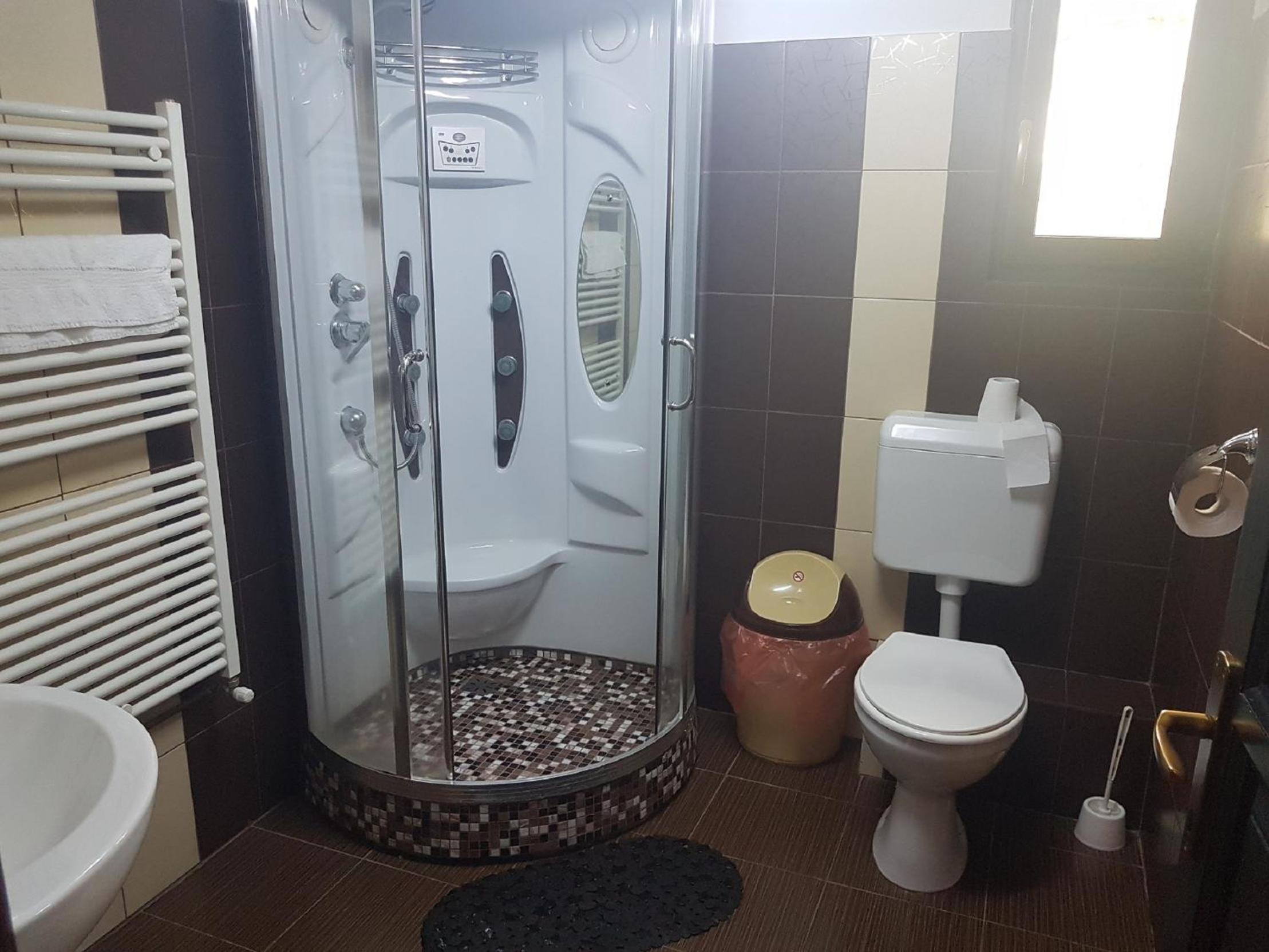 Double Room with Private Bathroom photo 3