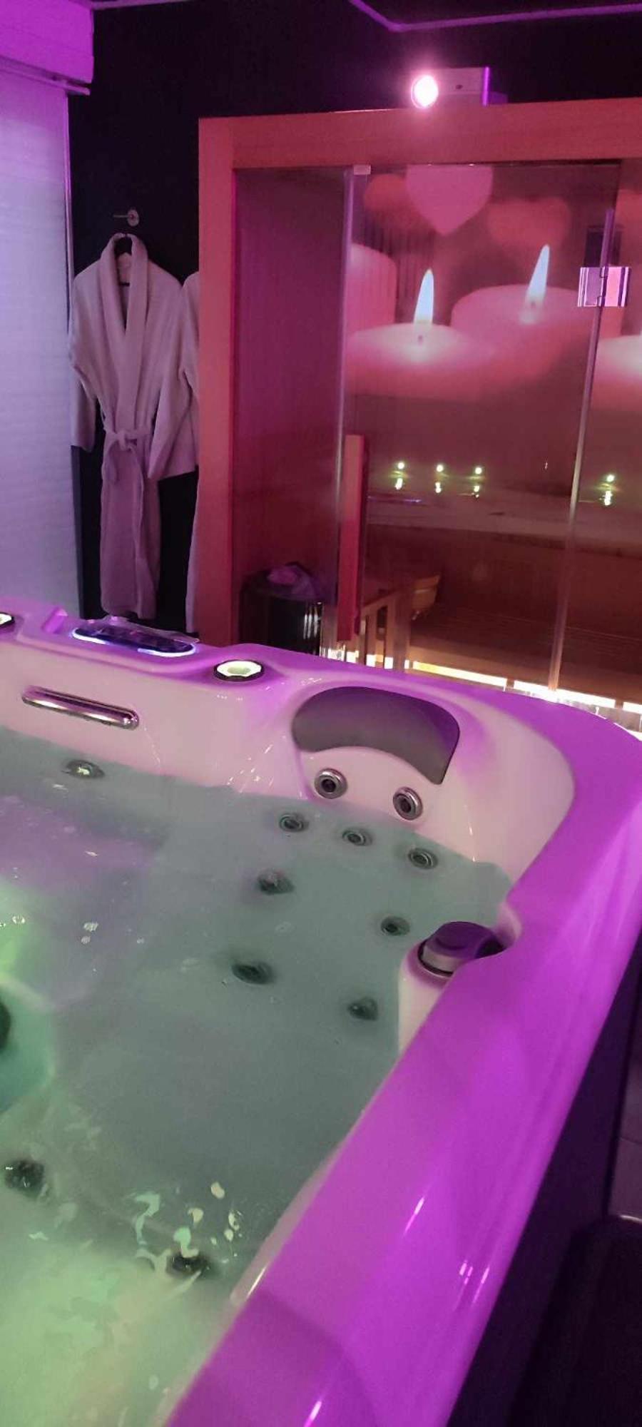 King Room with Spa Bath