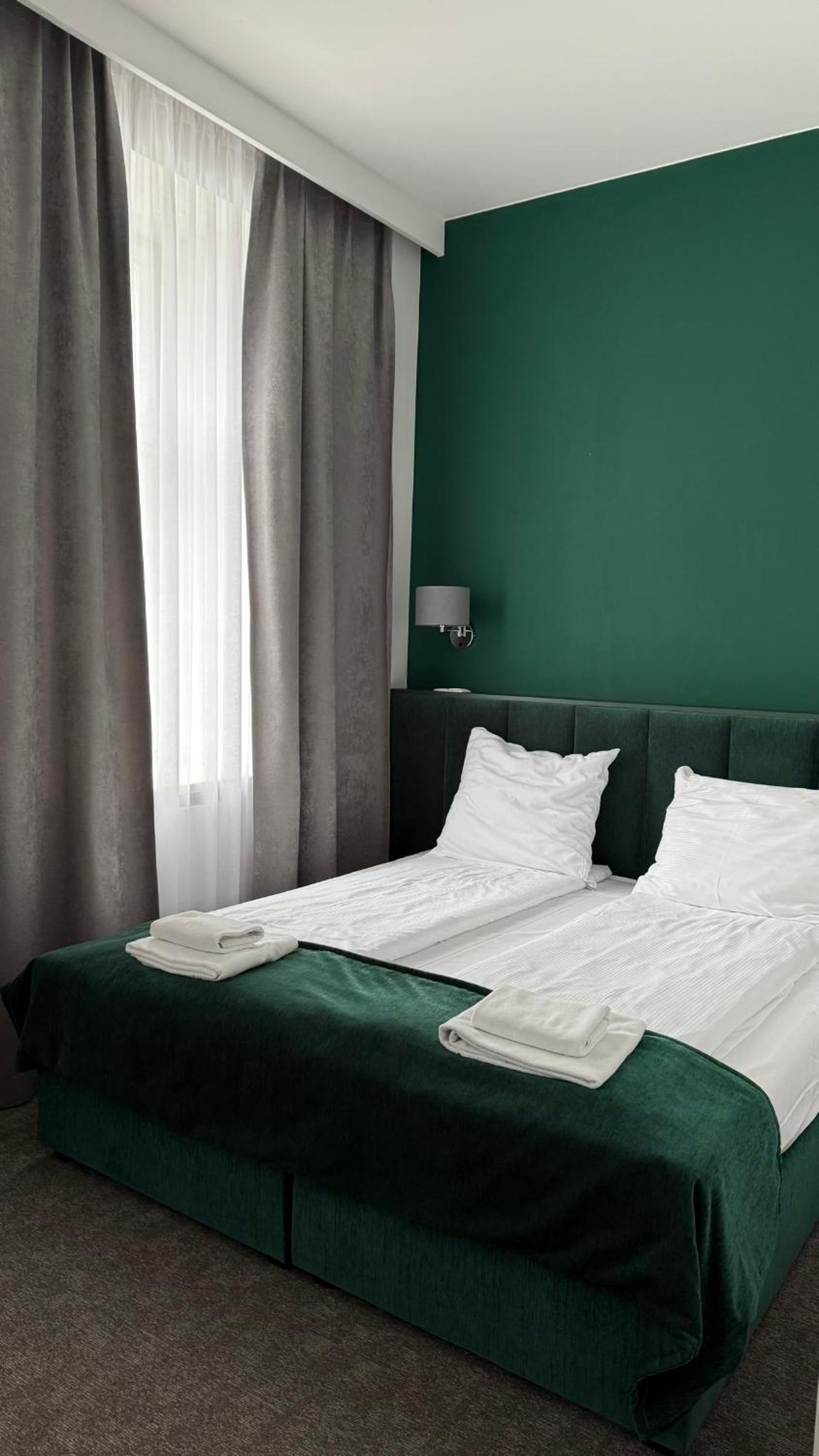 Deluxe Double Room with Shower