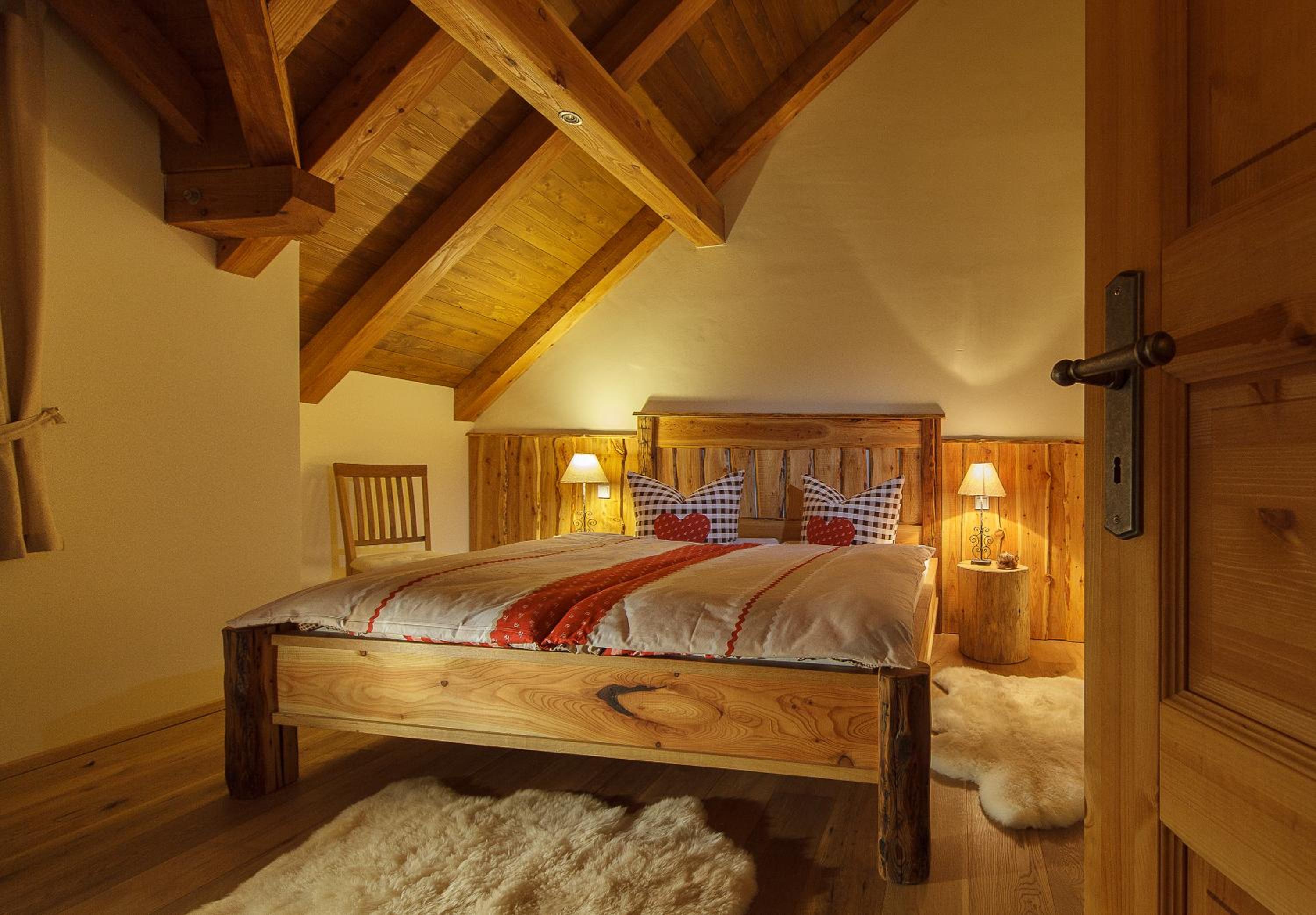 Three-Bedroom Chalet with Balcony and Castle View photo 3