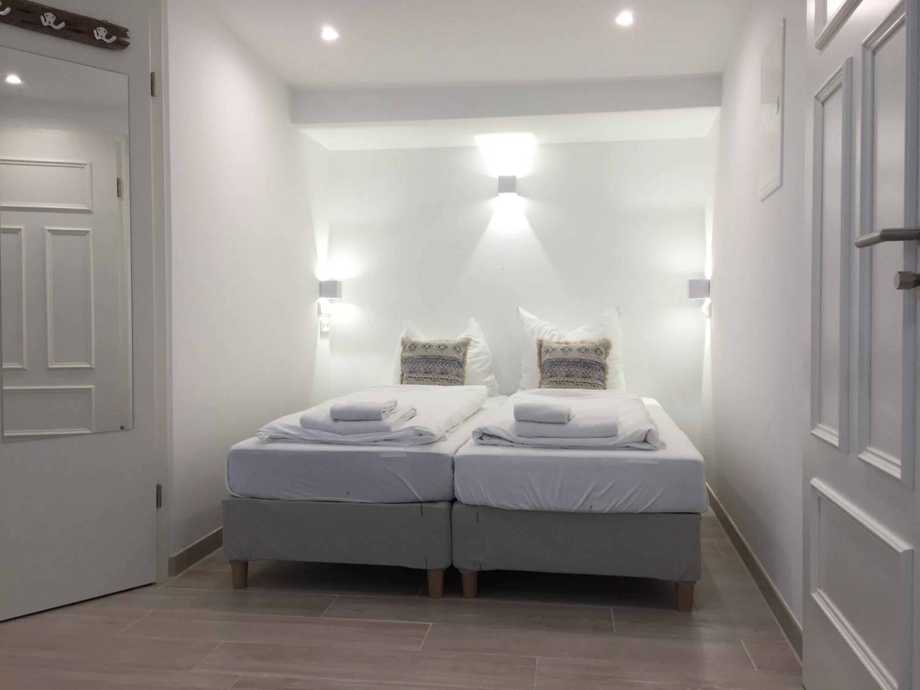 Studio Apartment photo 1