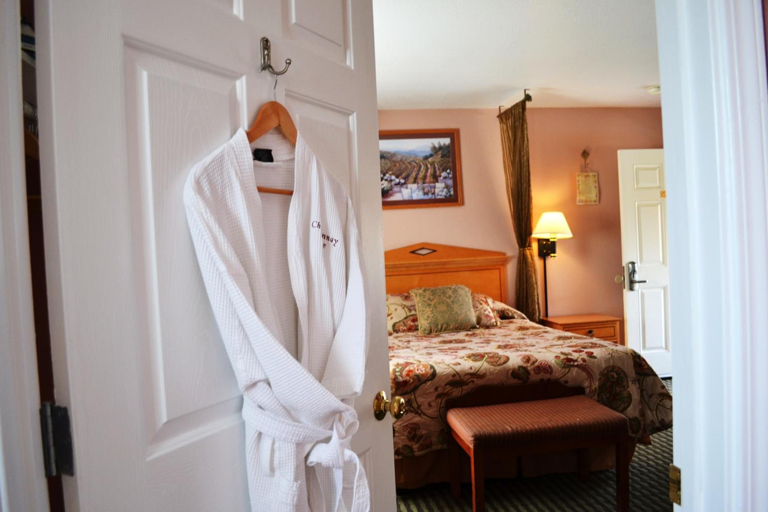 Queen Room - Photo 3