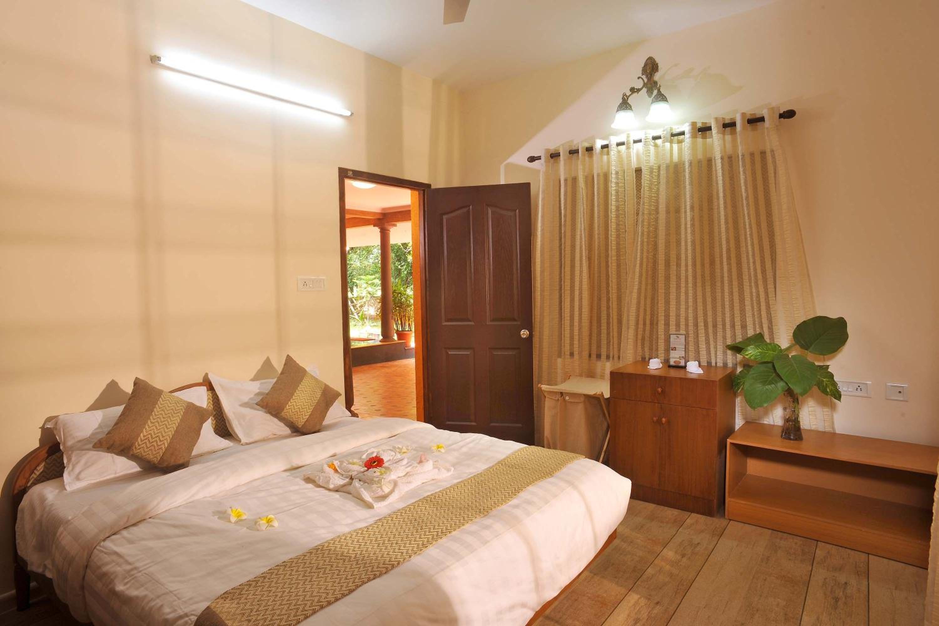 Standard Double Room - Photo 17