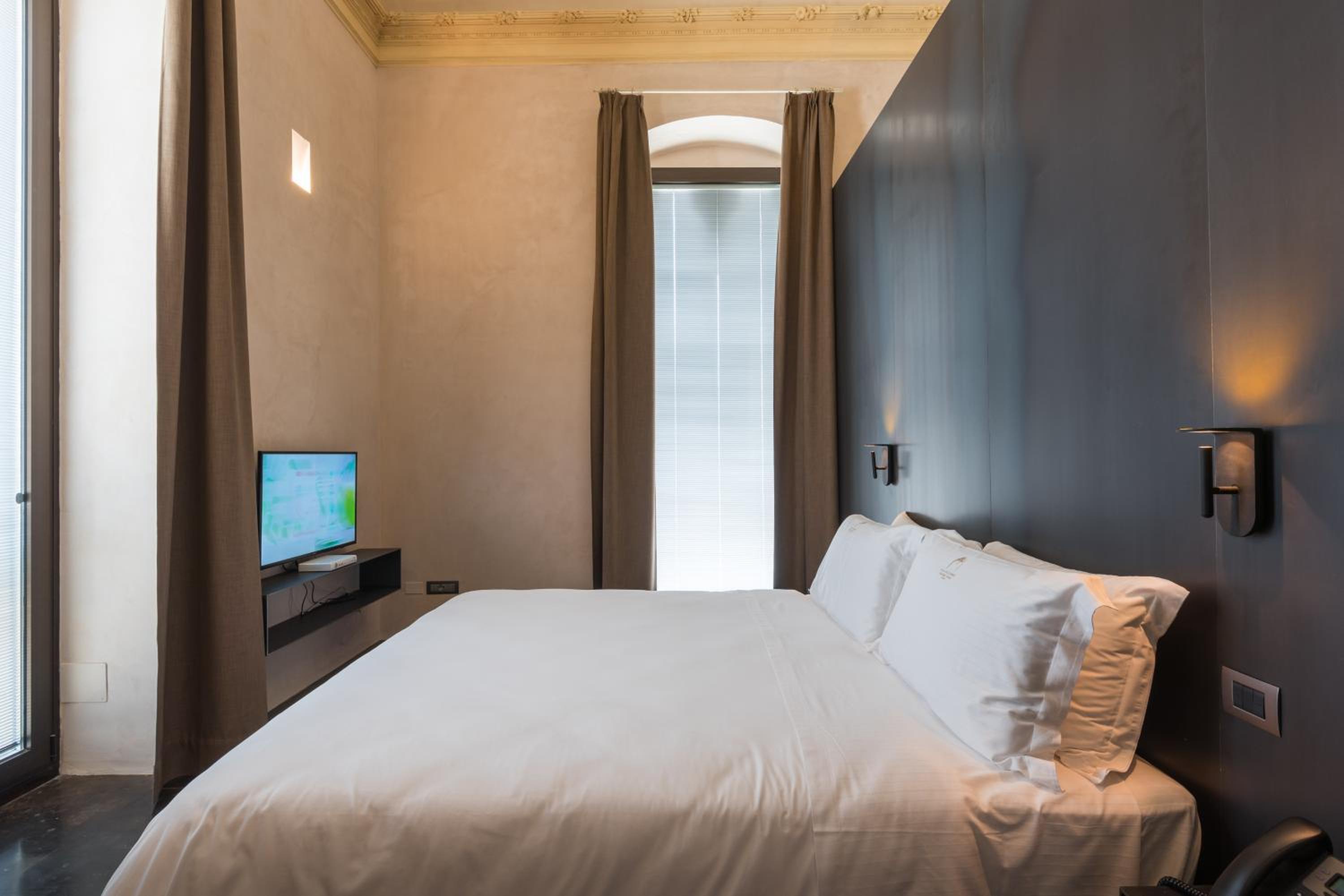 Junior Suite with Balcony photo 2