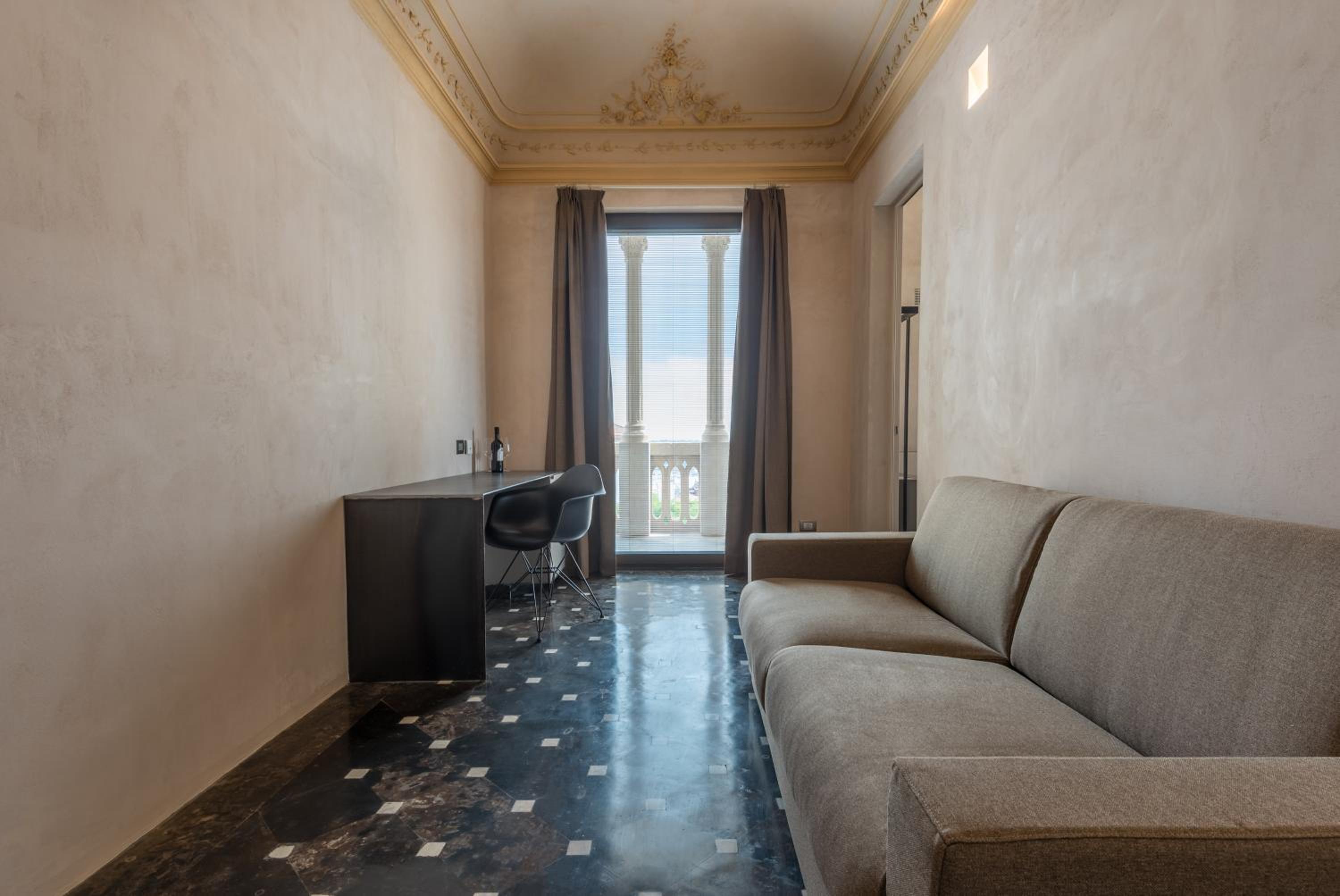 Junior Suite with Balcony photo 3