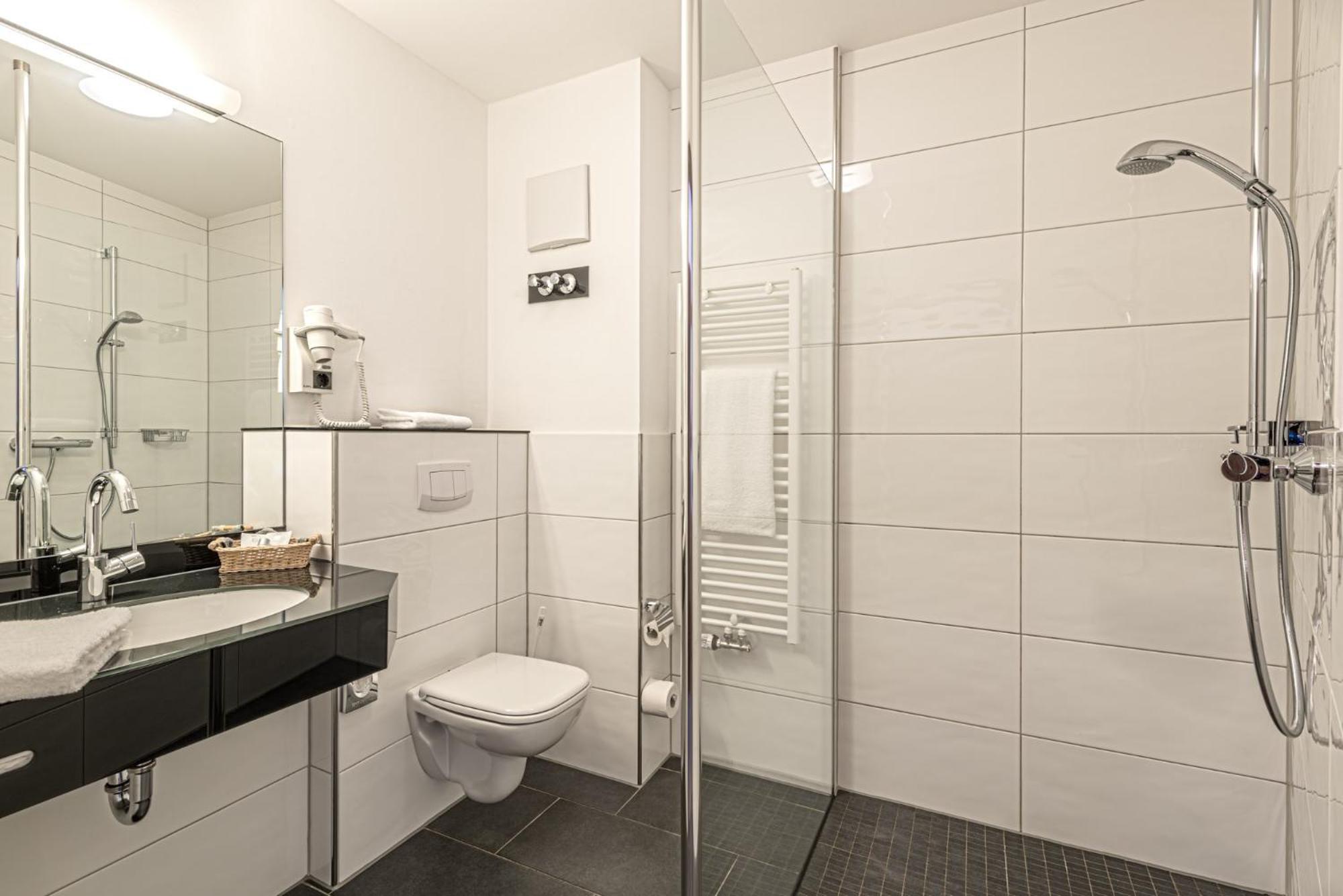 Business Room with Balcony photo 2