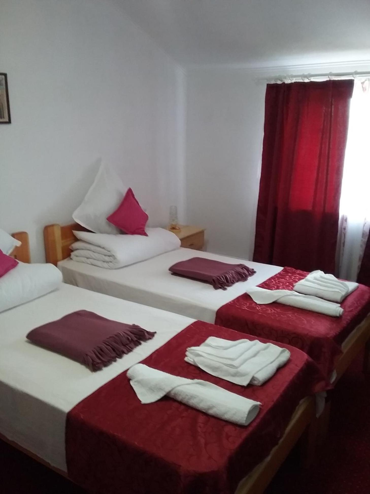Double Room with Private Bathroom photo 2