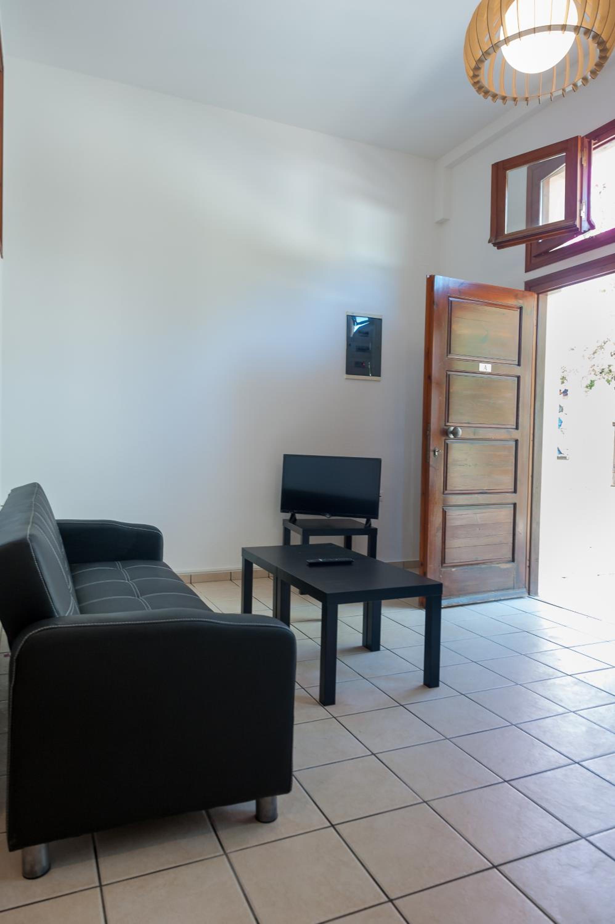 One-Bedroom Apartment photo 3