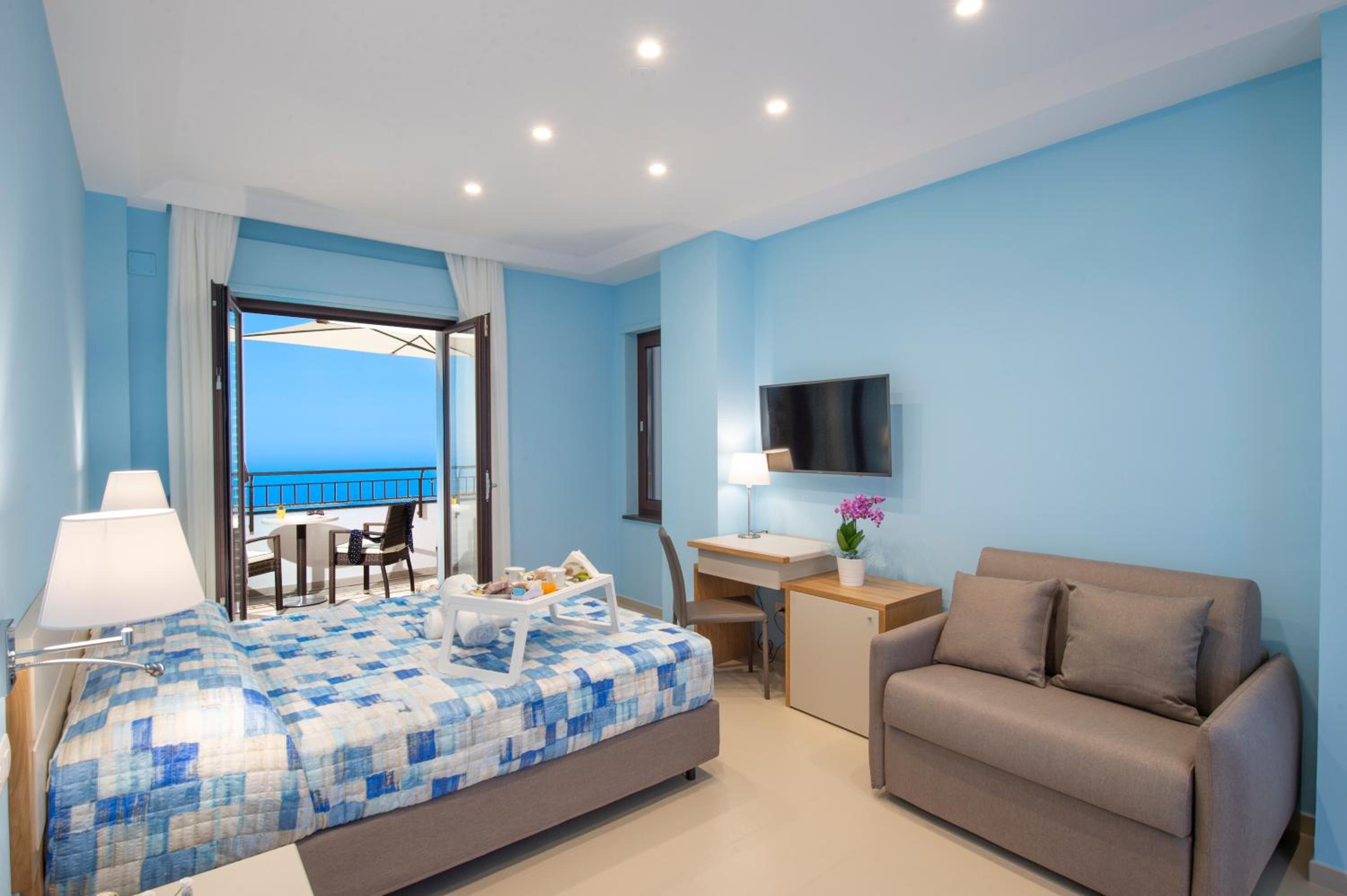 Luxury Room - Photo 34