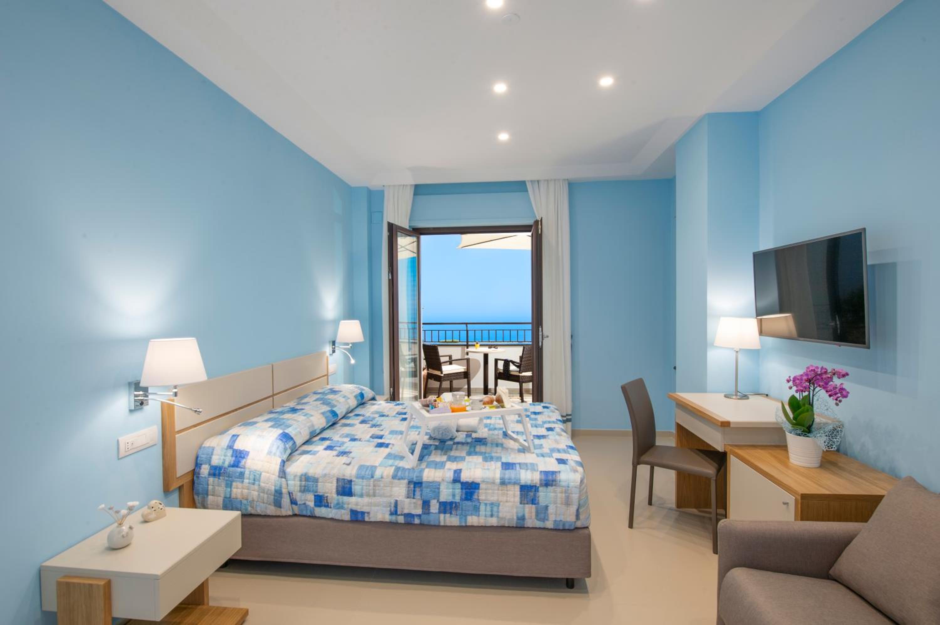 Luxury Room - Photo 9