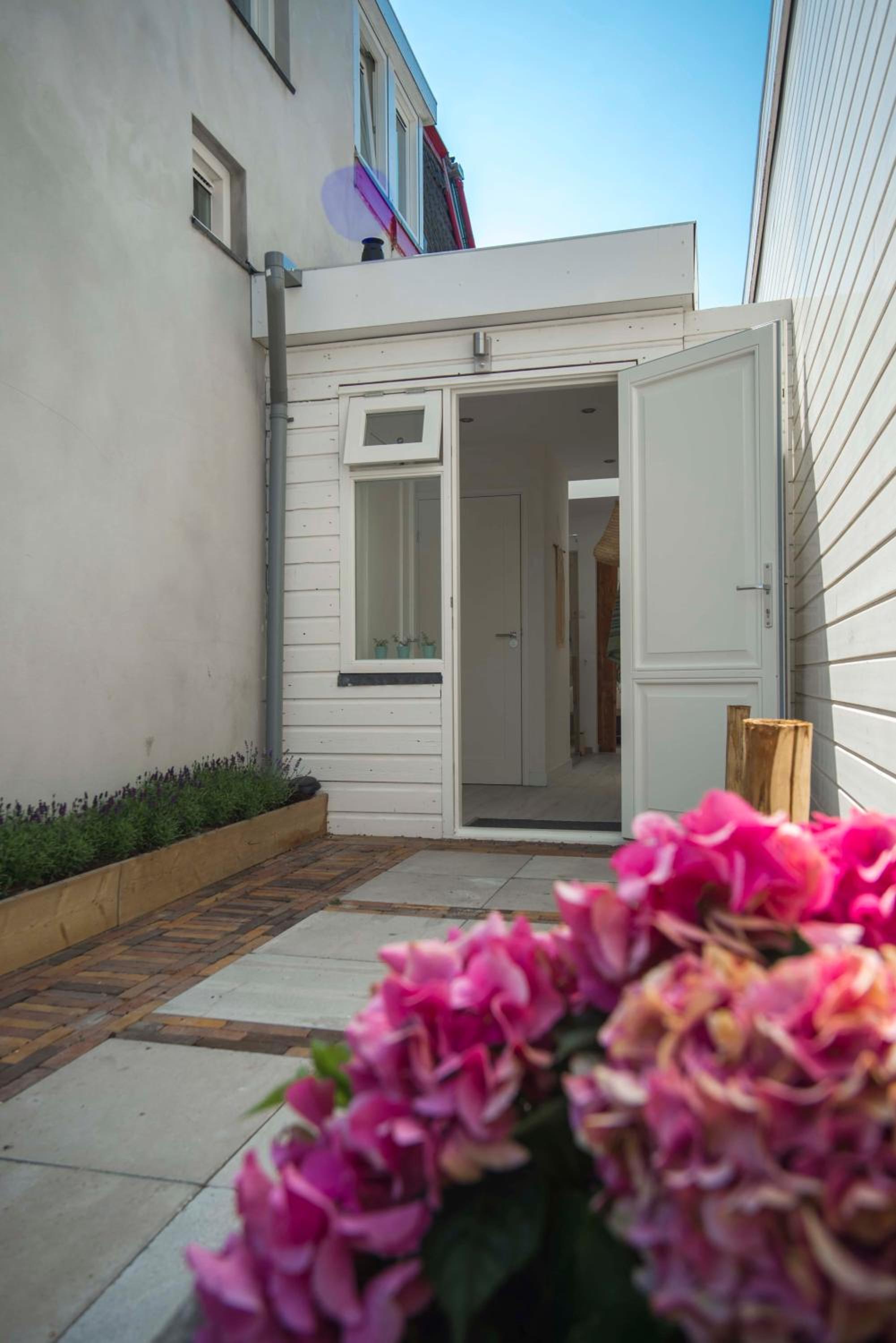 Apartment with Garden View - Photo 17