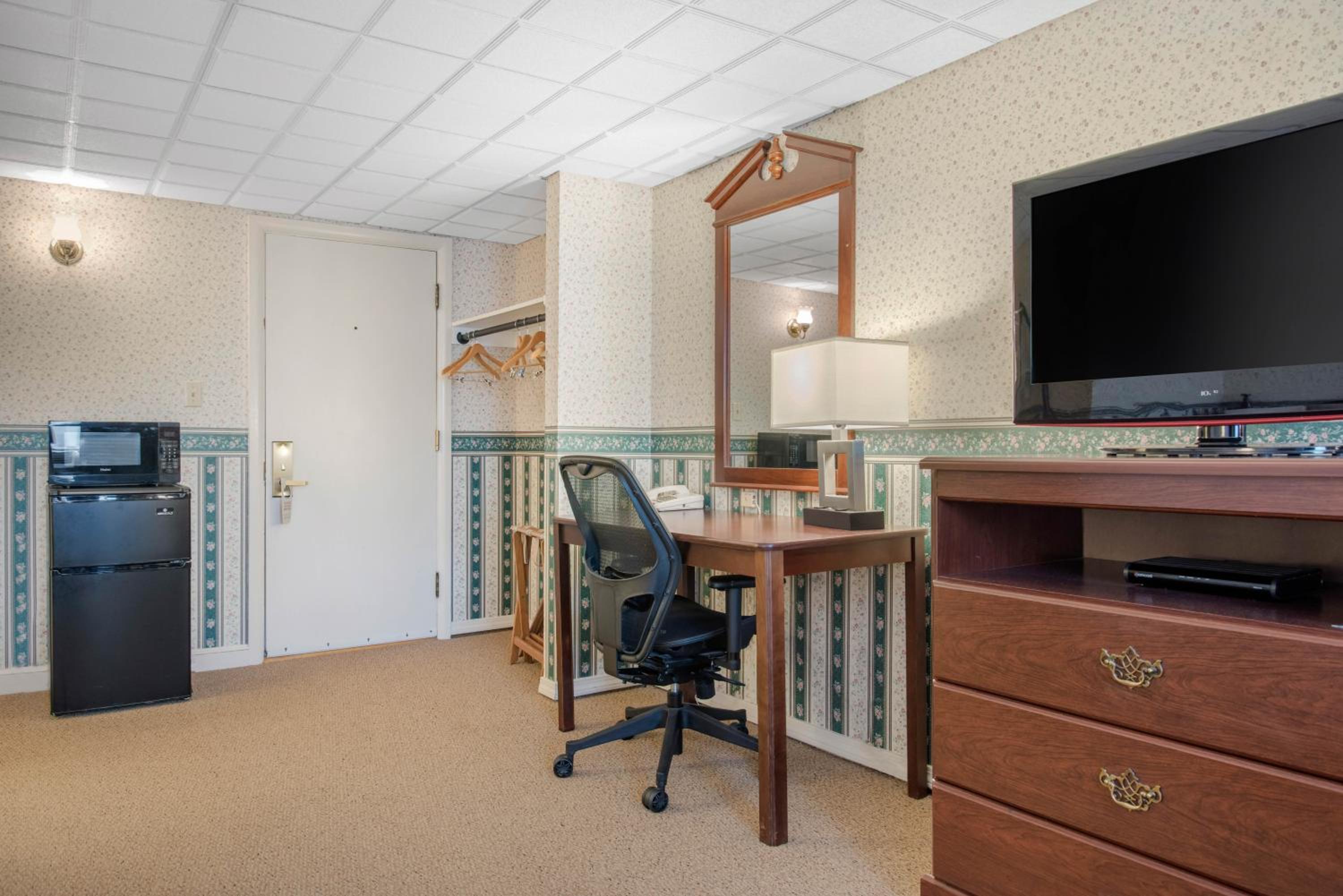 Queen Room