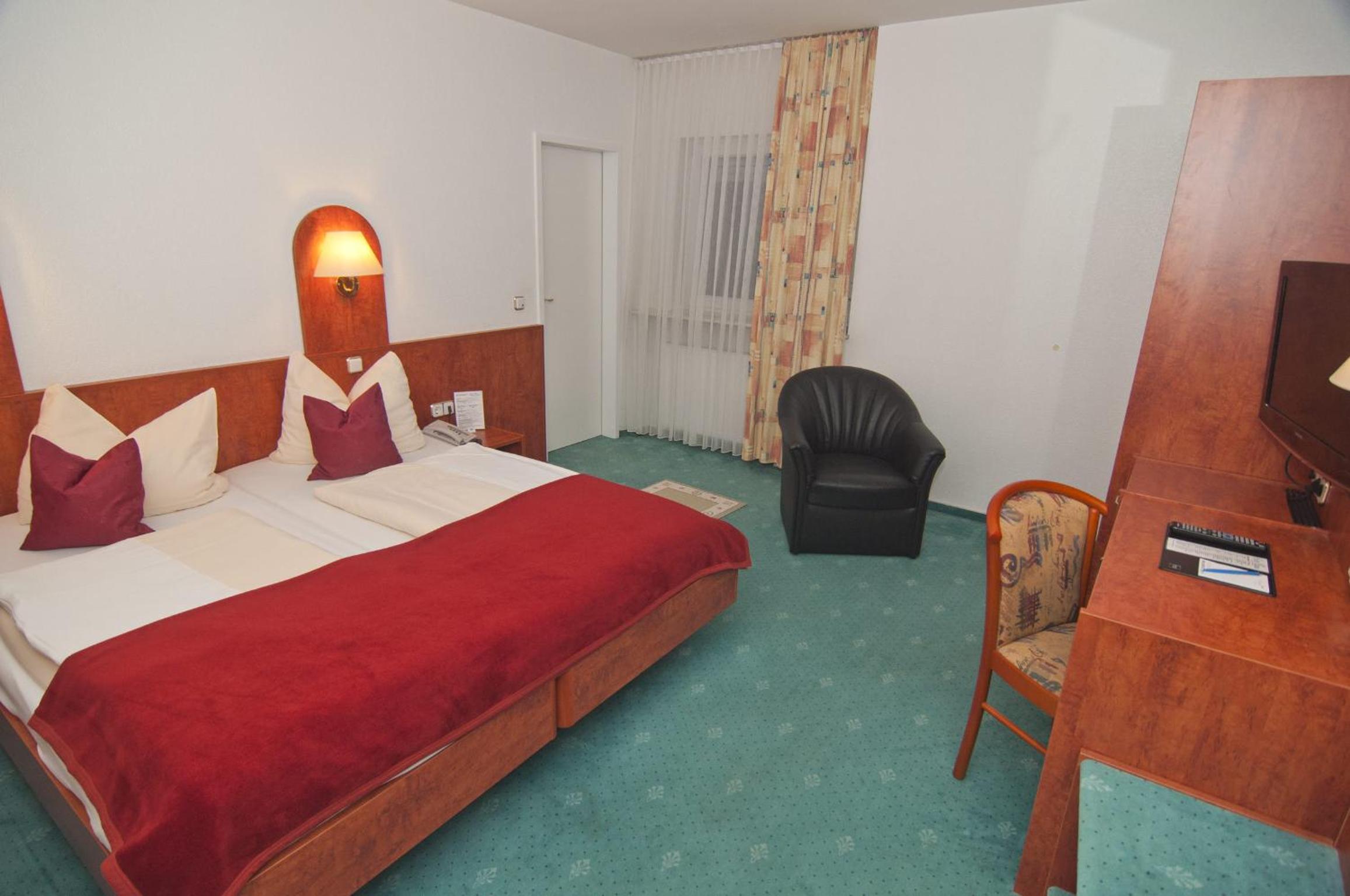 Standard Double or Twin Room - Photo 14