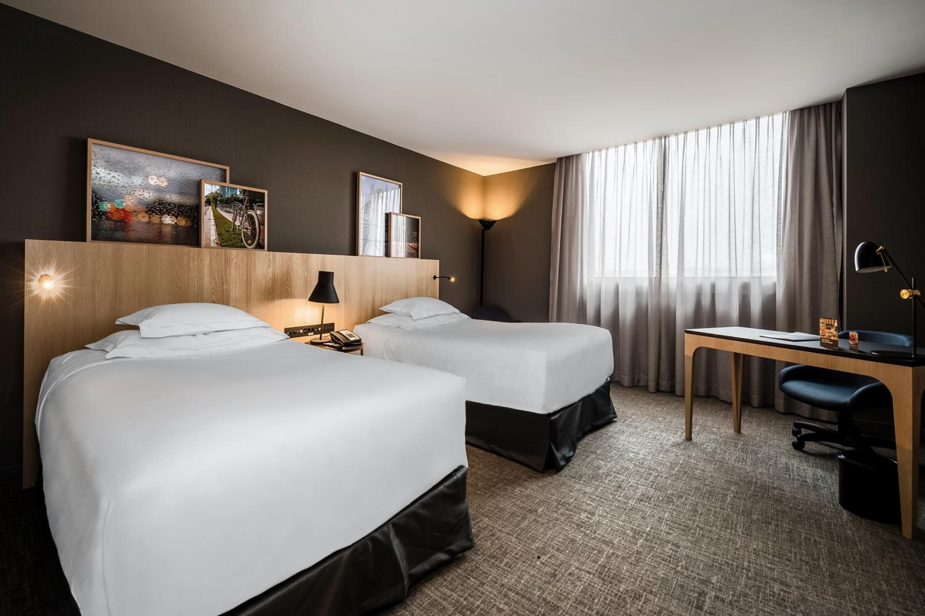 Deluxe Room with Two Twin Beds