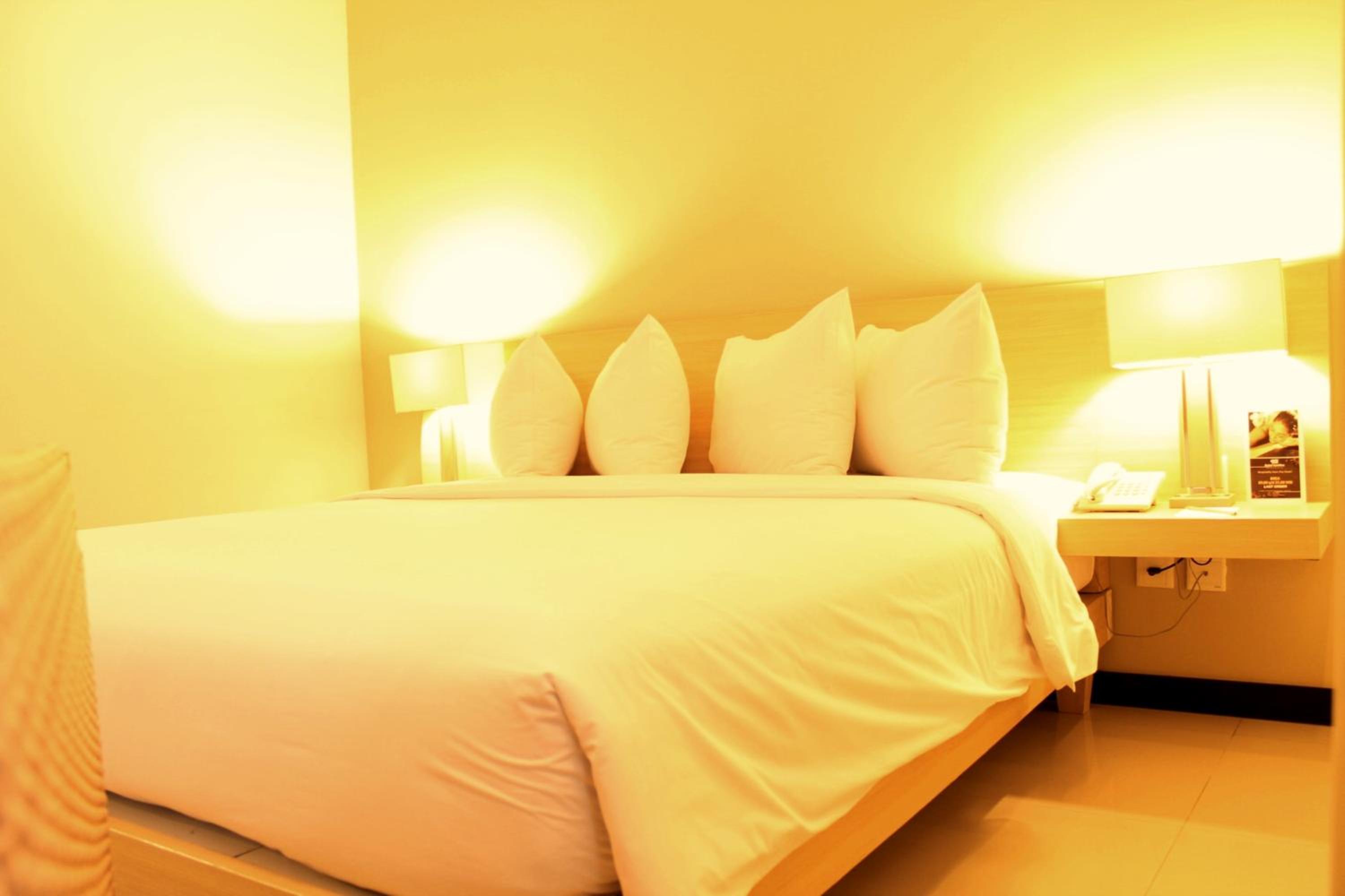 Deluxe King Room - Photo 3