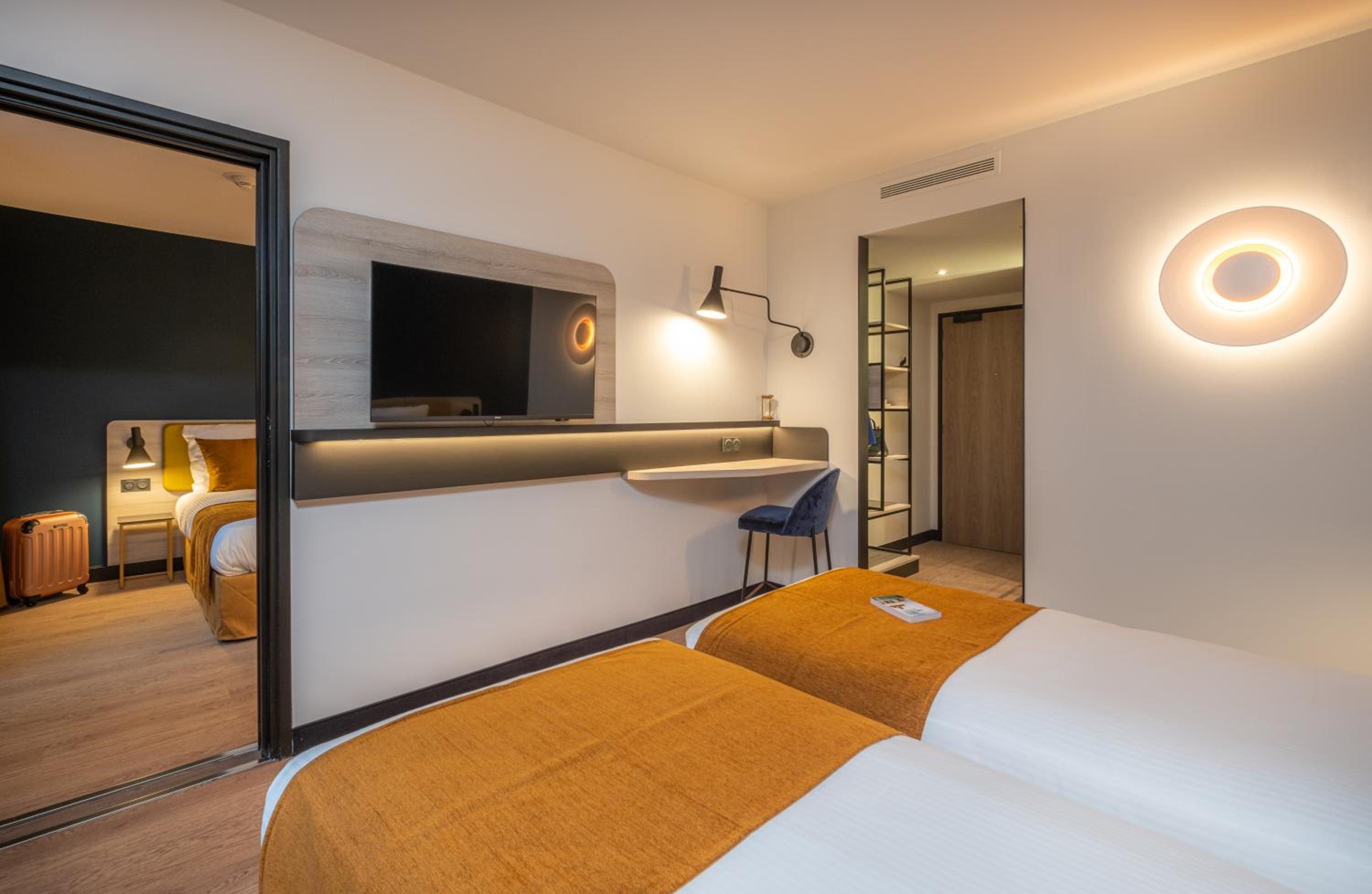 Standard Connecting Room with One Queen Bed and Two Single Beds
