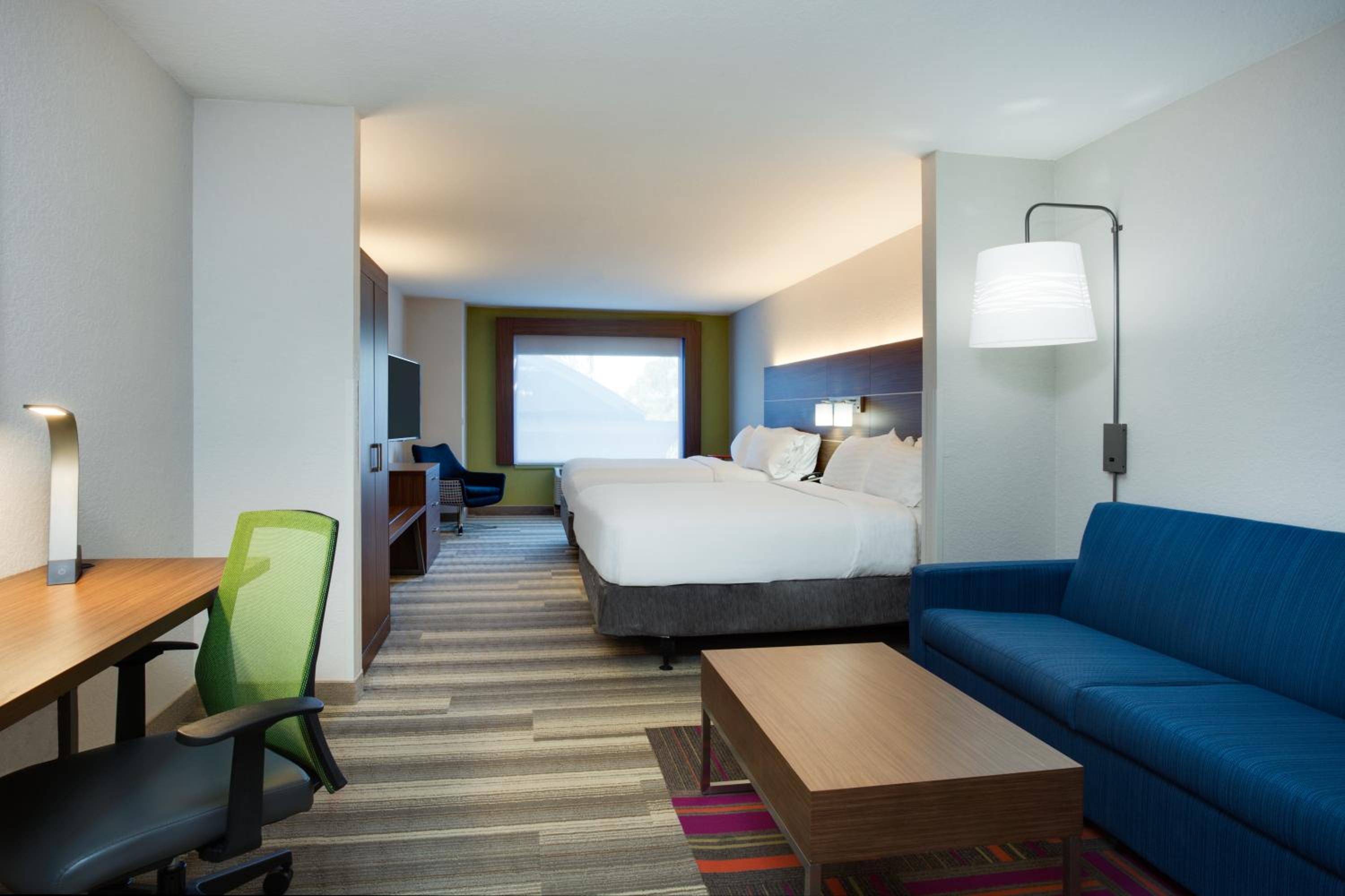 Queen Suite with Two Queen Beds - Photo 1