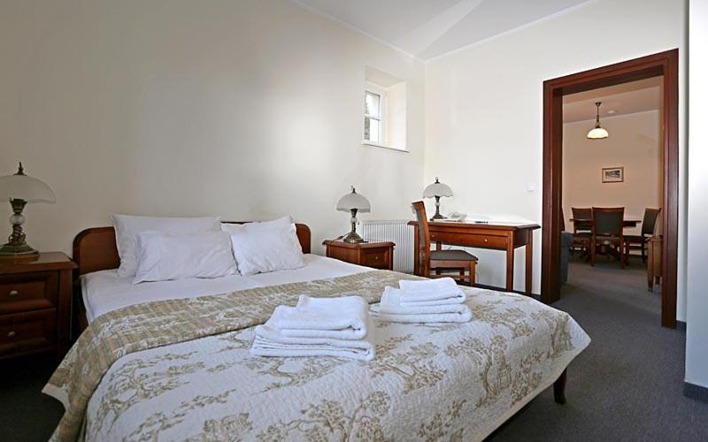 One-Bedroom Apartment - Photo 2