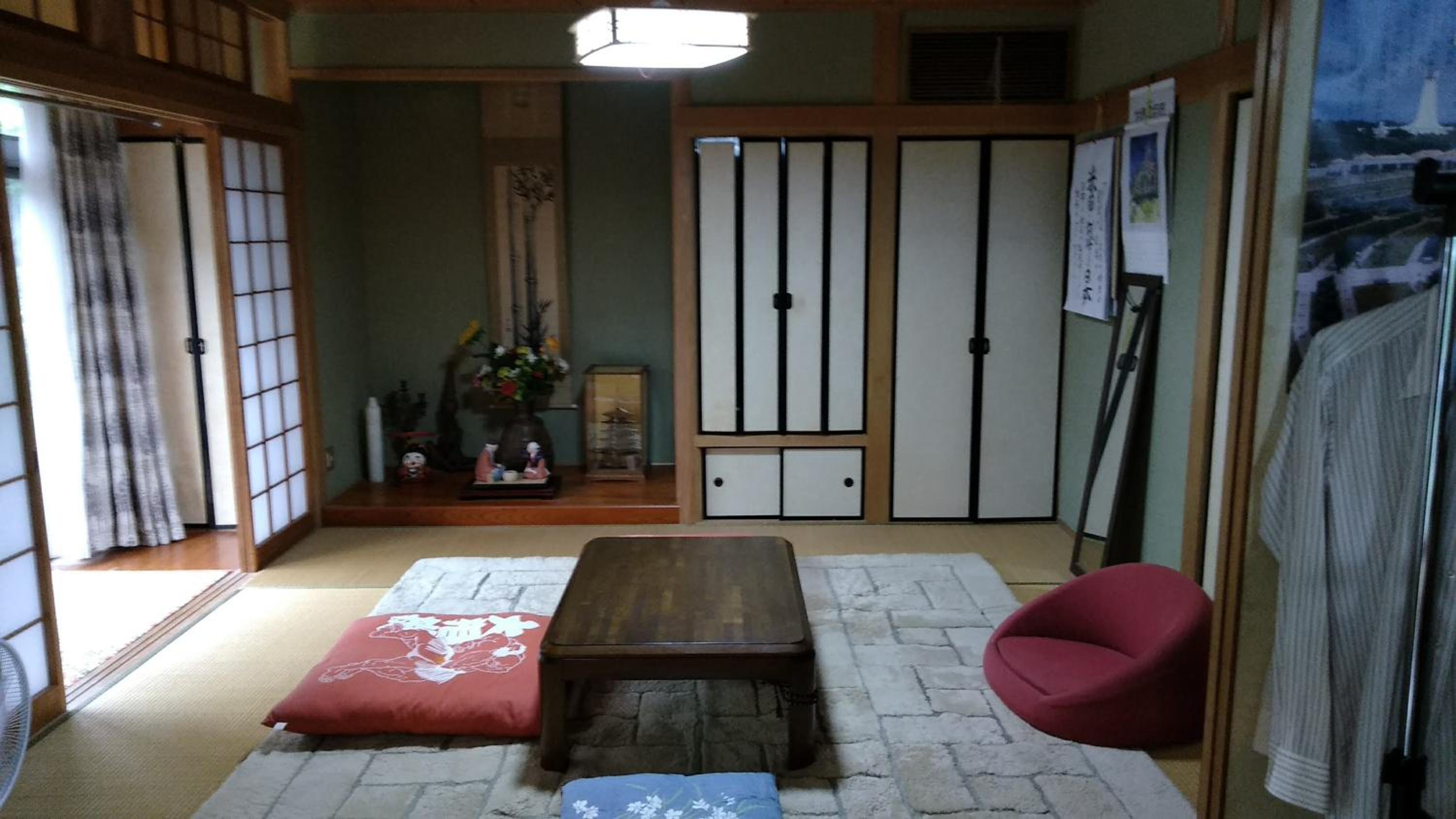 Apartment With Shared Bathroom photo 2