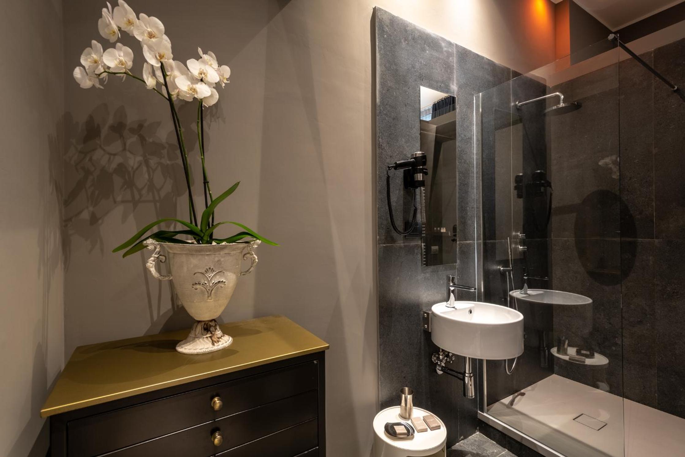 Apartment Suite - Photo 10