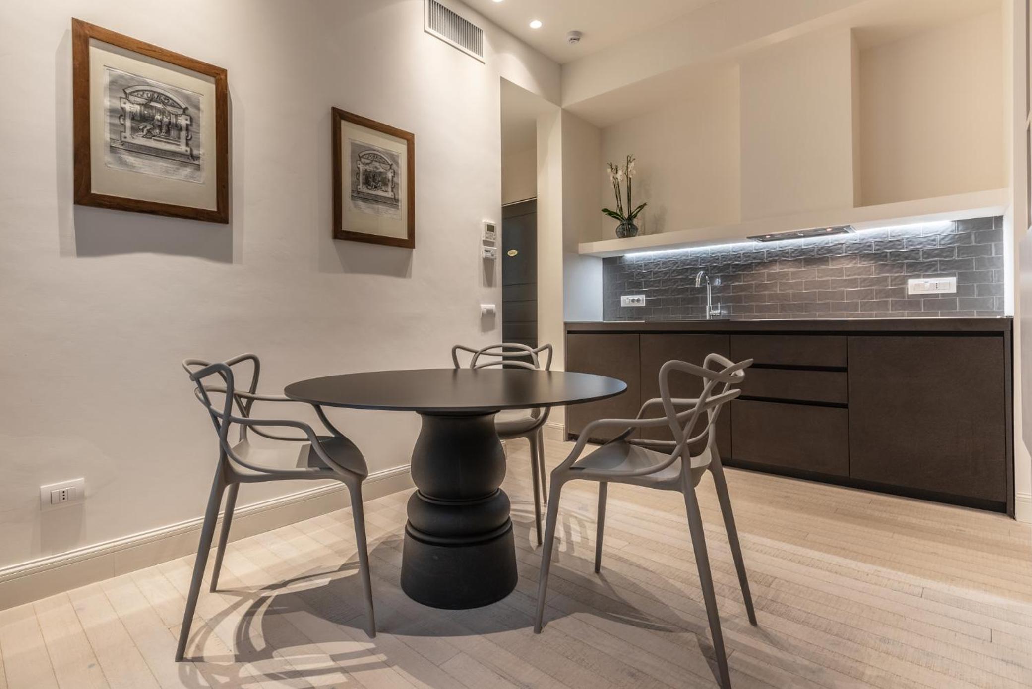 Apartment Suite - Photo 3