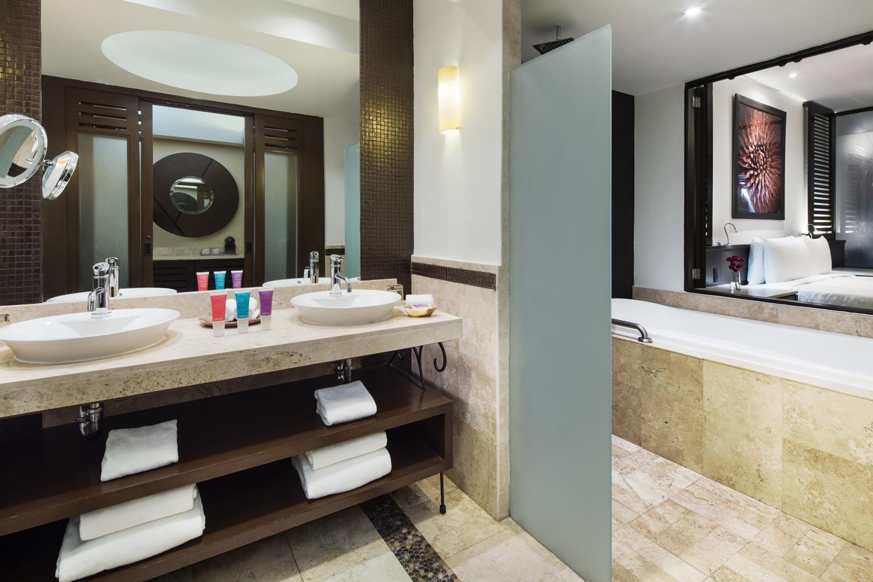 Master Double Room - Swim Up (Adults Only) - Photo 2