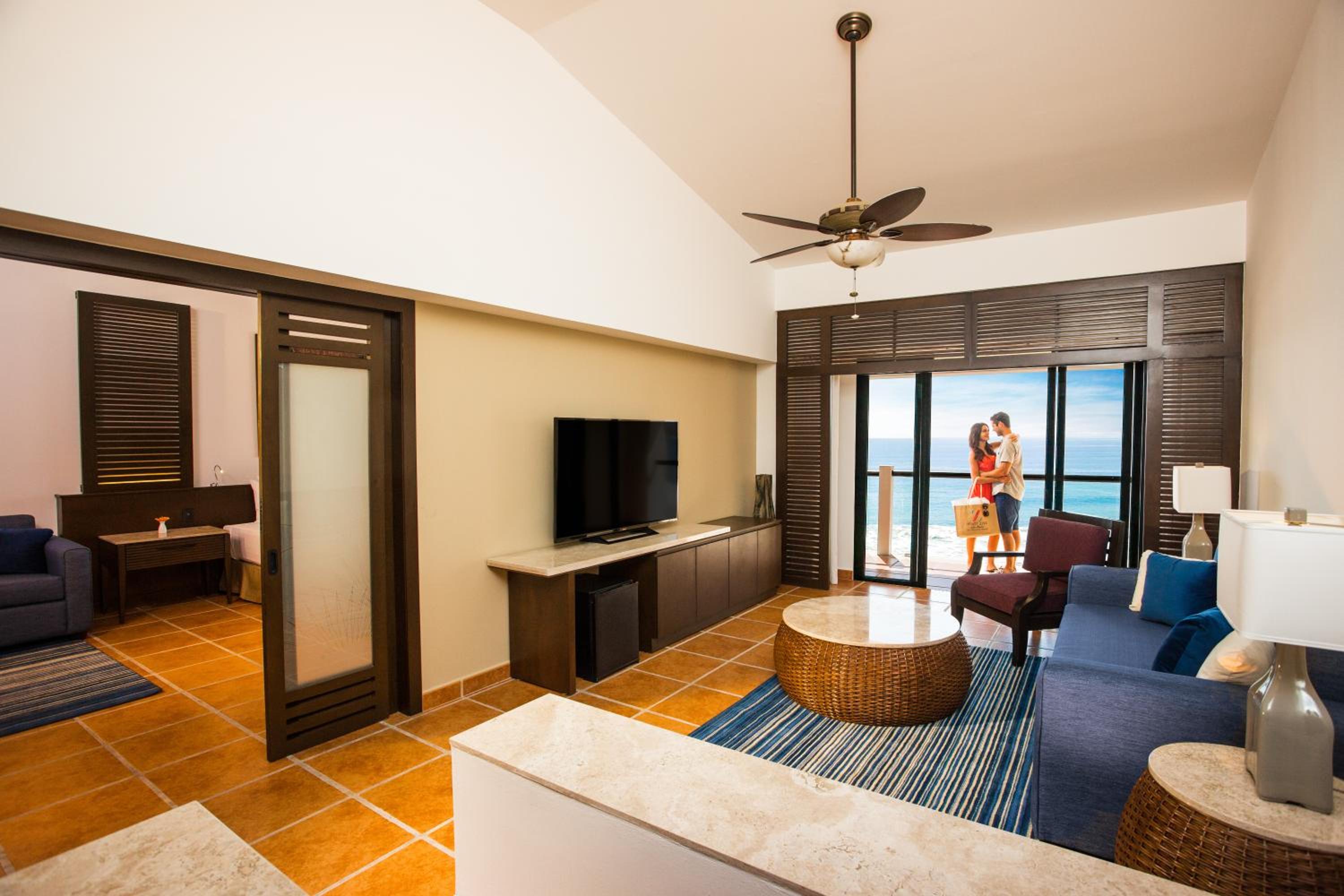Club One-Bedroom Master Suite with Ocean Front - Photo 1