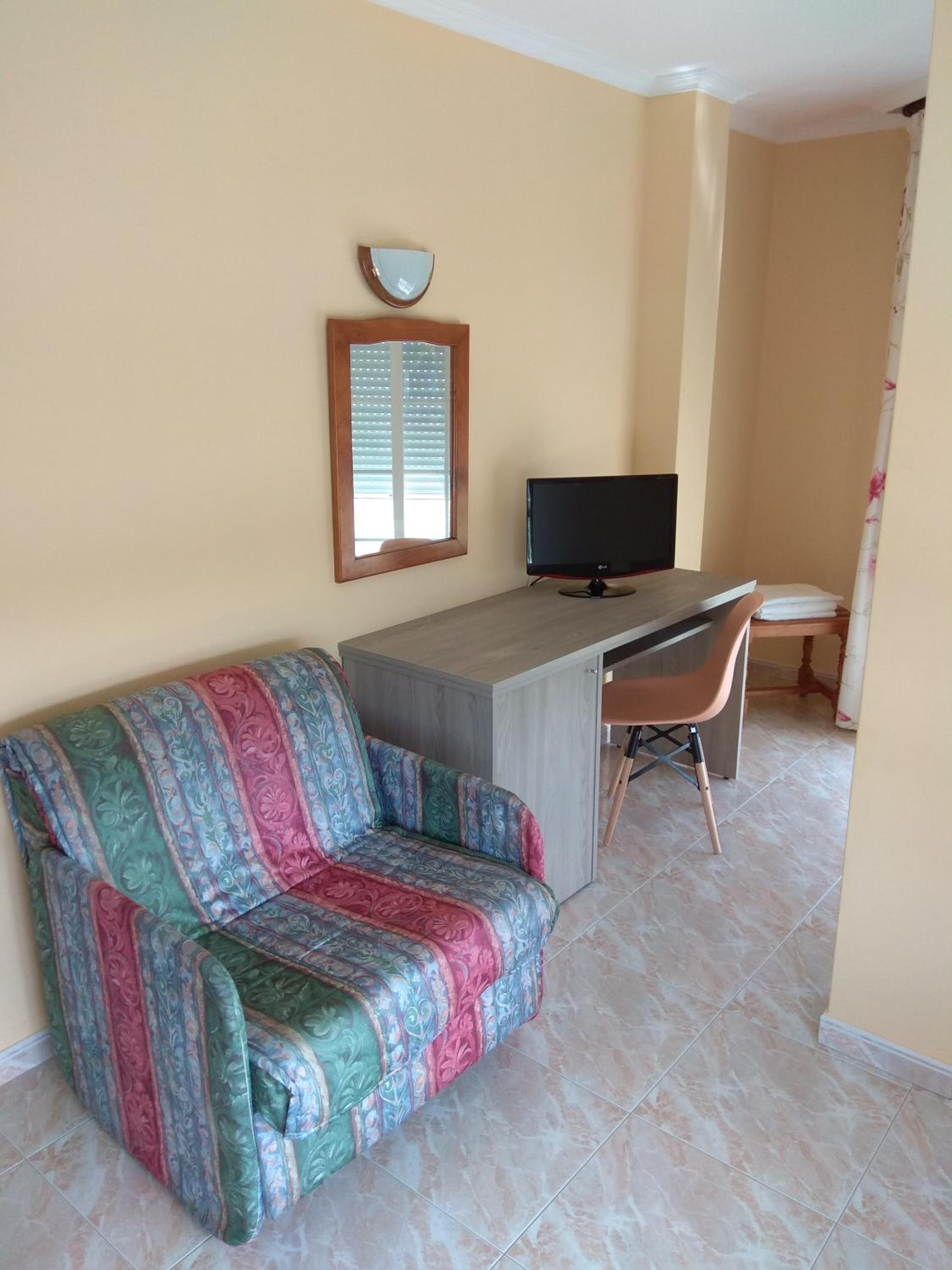 Double or Twin Room with Sea View - Photo 2