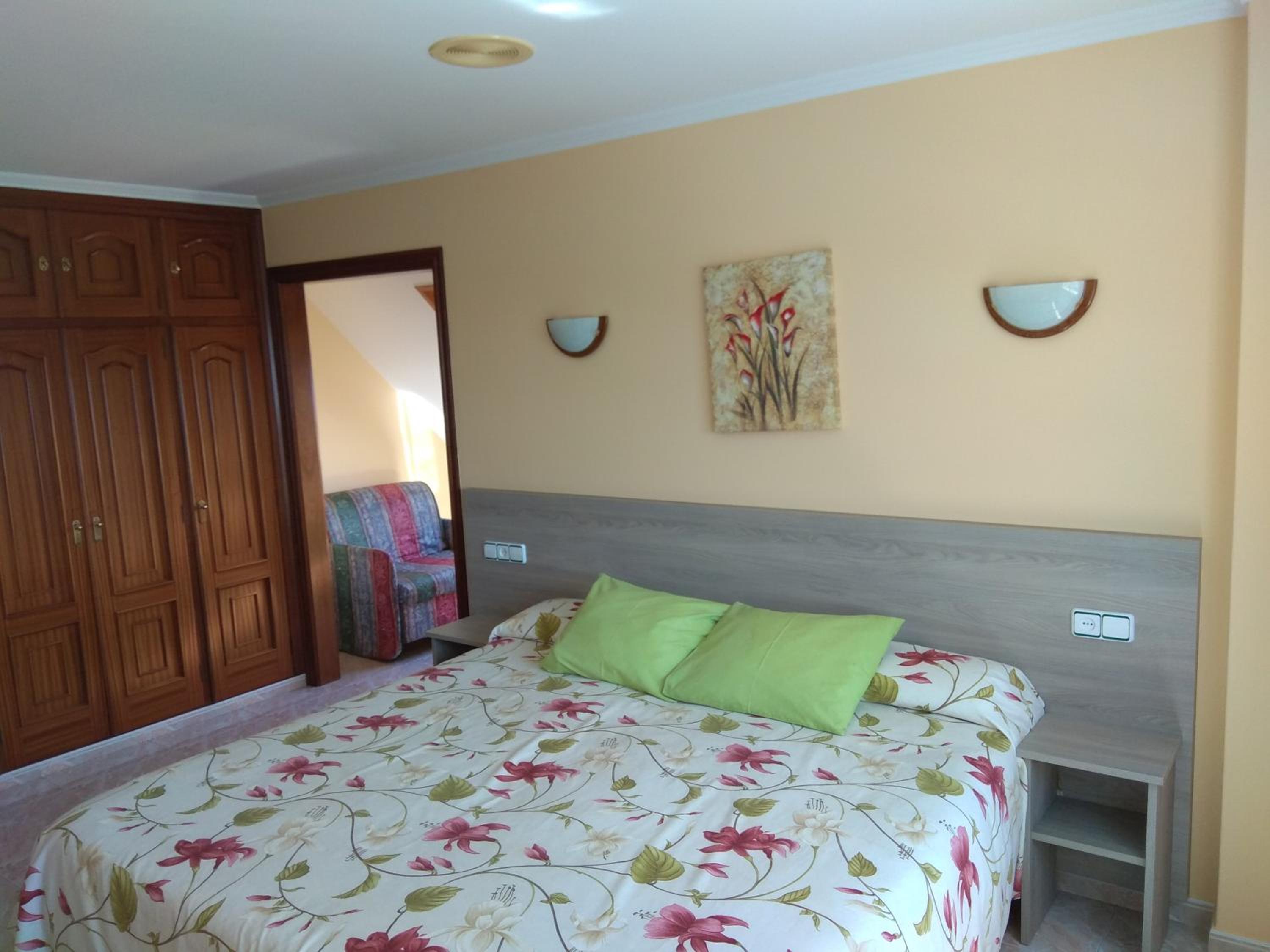 Double or Twin Room with Sea View - Photo 7