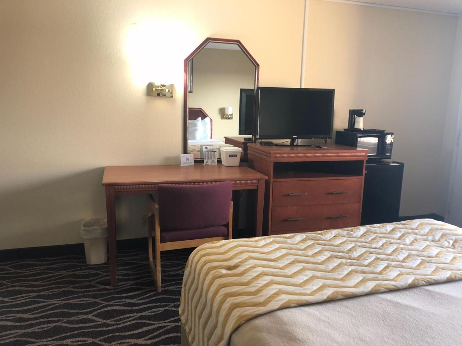 King Room - Disability Access/Non-Smoking photo 2