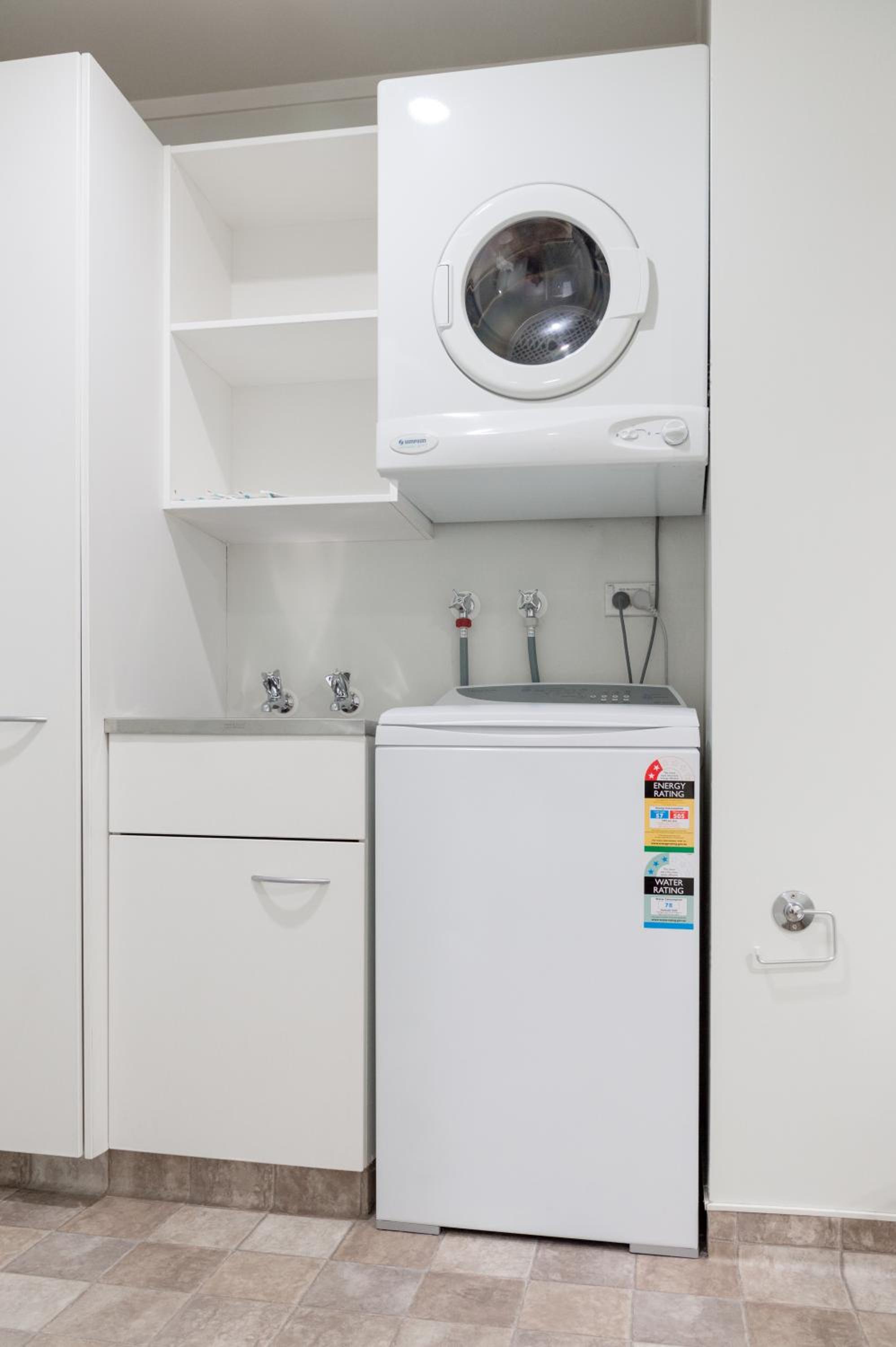 Three-Bedroom Apartment (Prepaid) - Photo 5