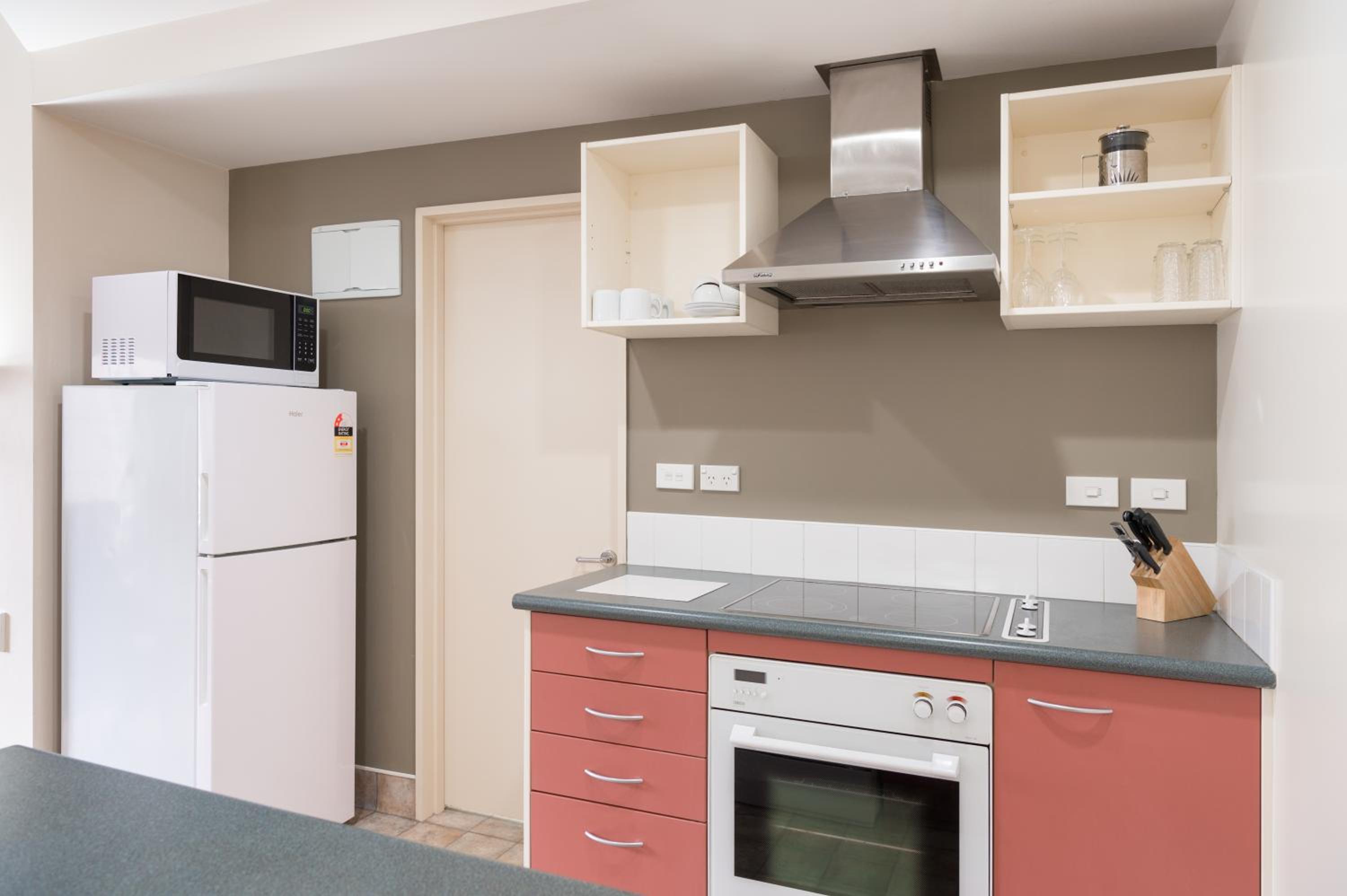Two-Bedroom Apartment (Prepaid) - Photo 4