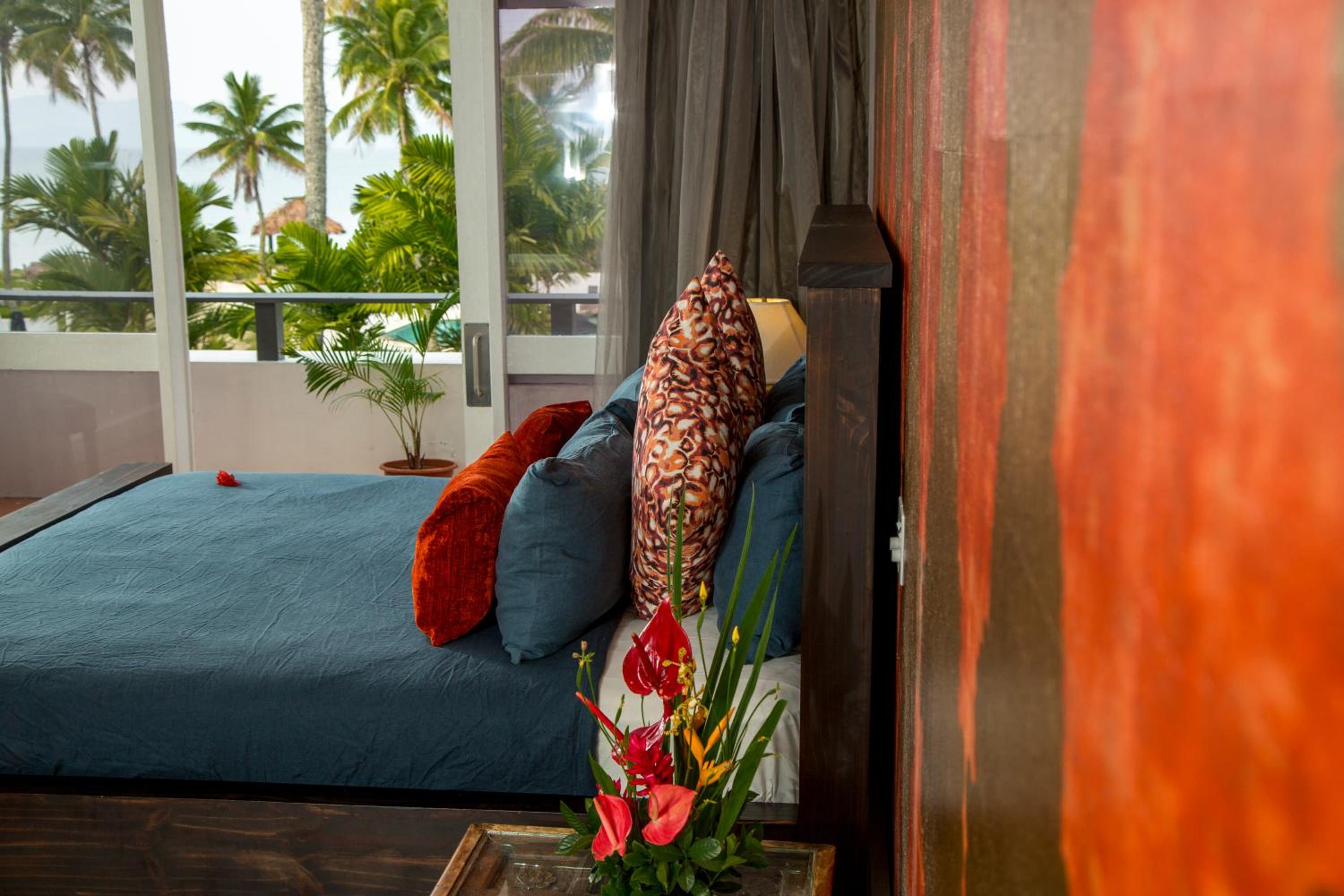 Ocean View Penthouse Suite - Photo 2