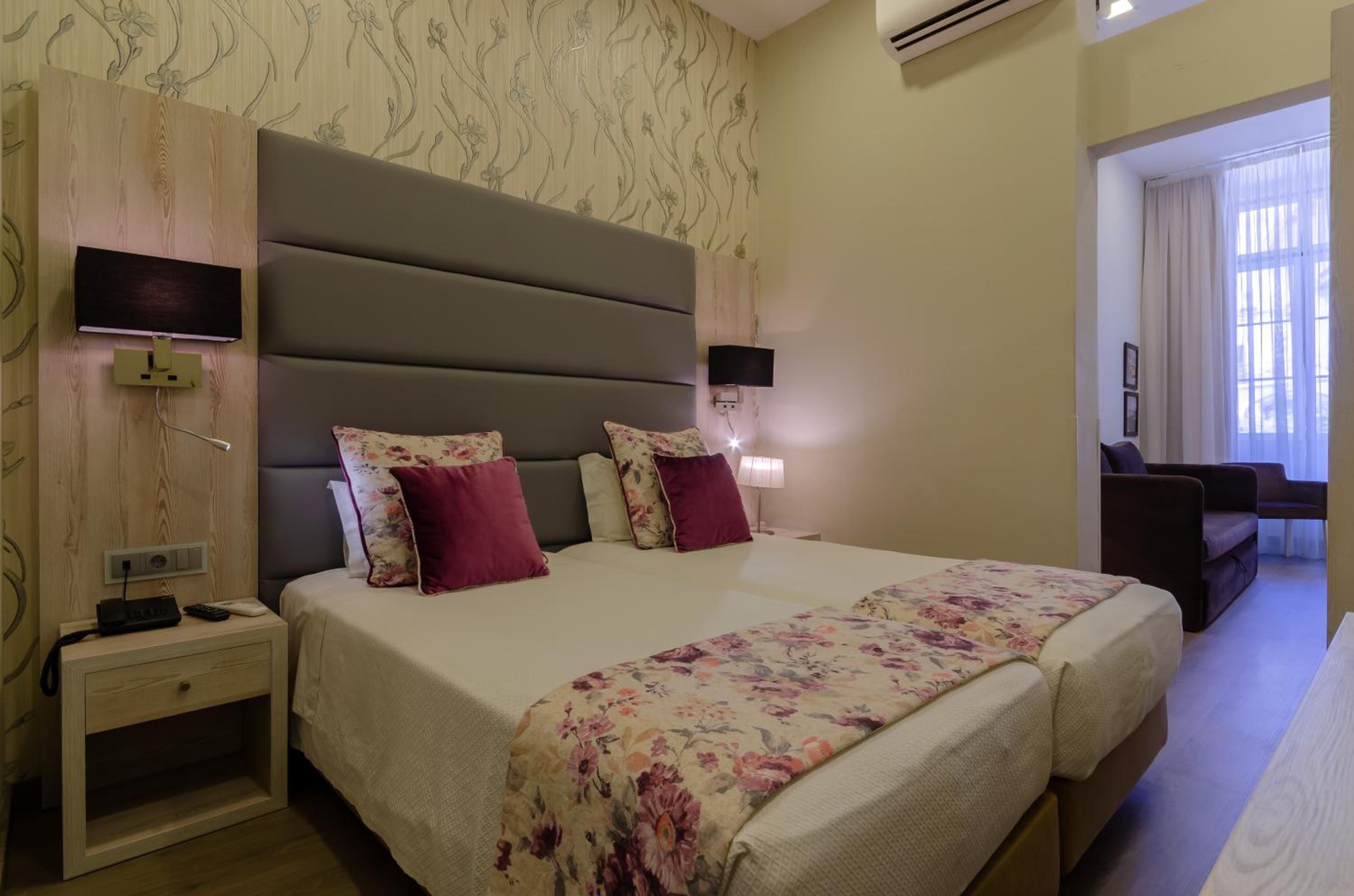 Superior Twin Room - Photo 21
