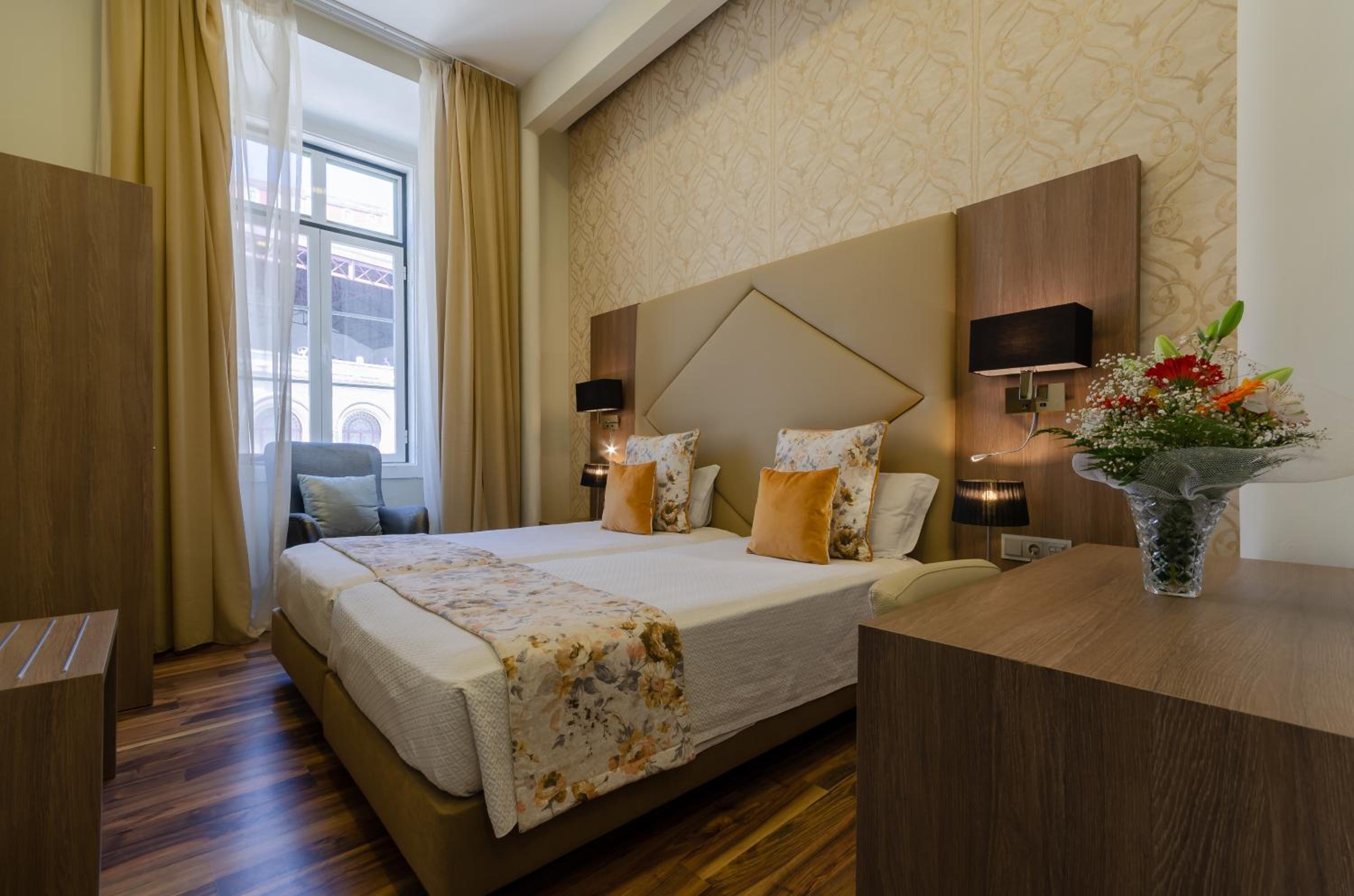 Superior Twin Room - Photo 16