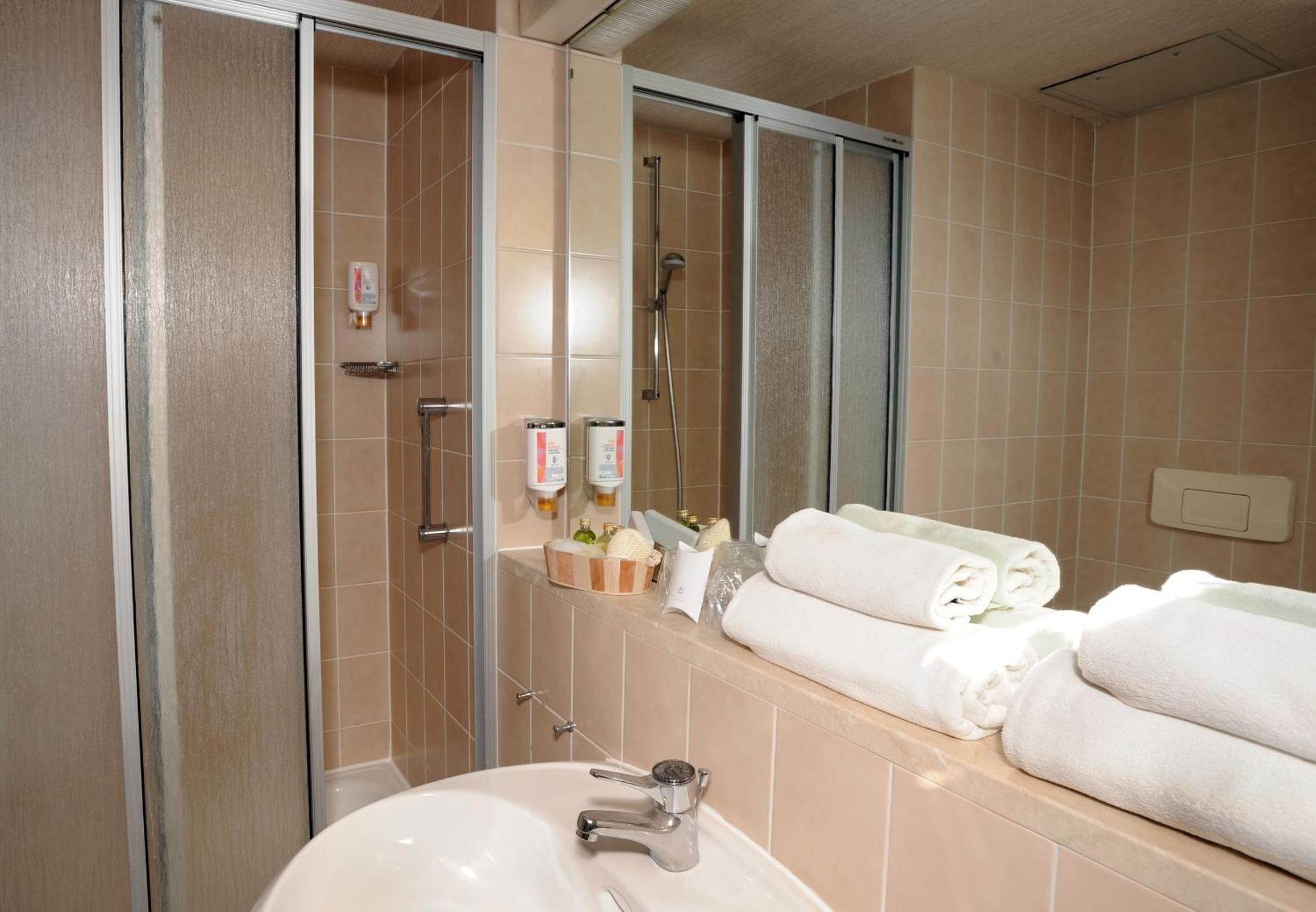 Double Room - Photo 9