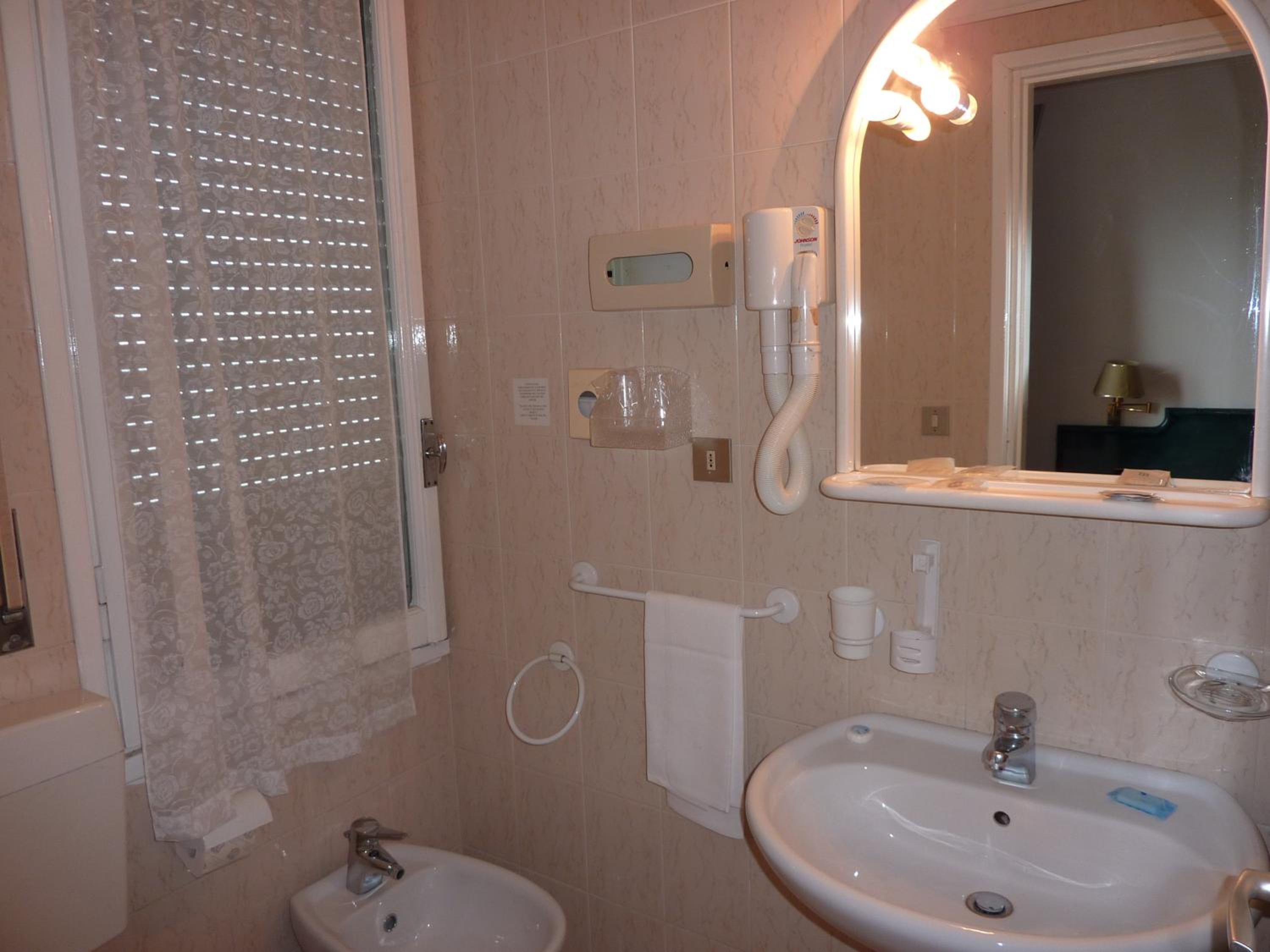 Economy Double or Twin Room - Photo 2