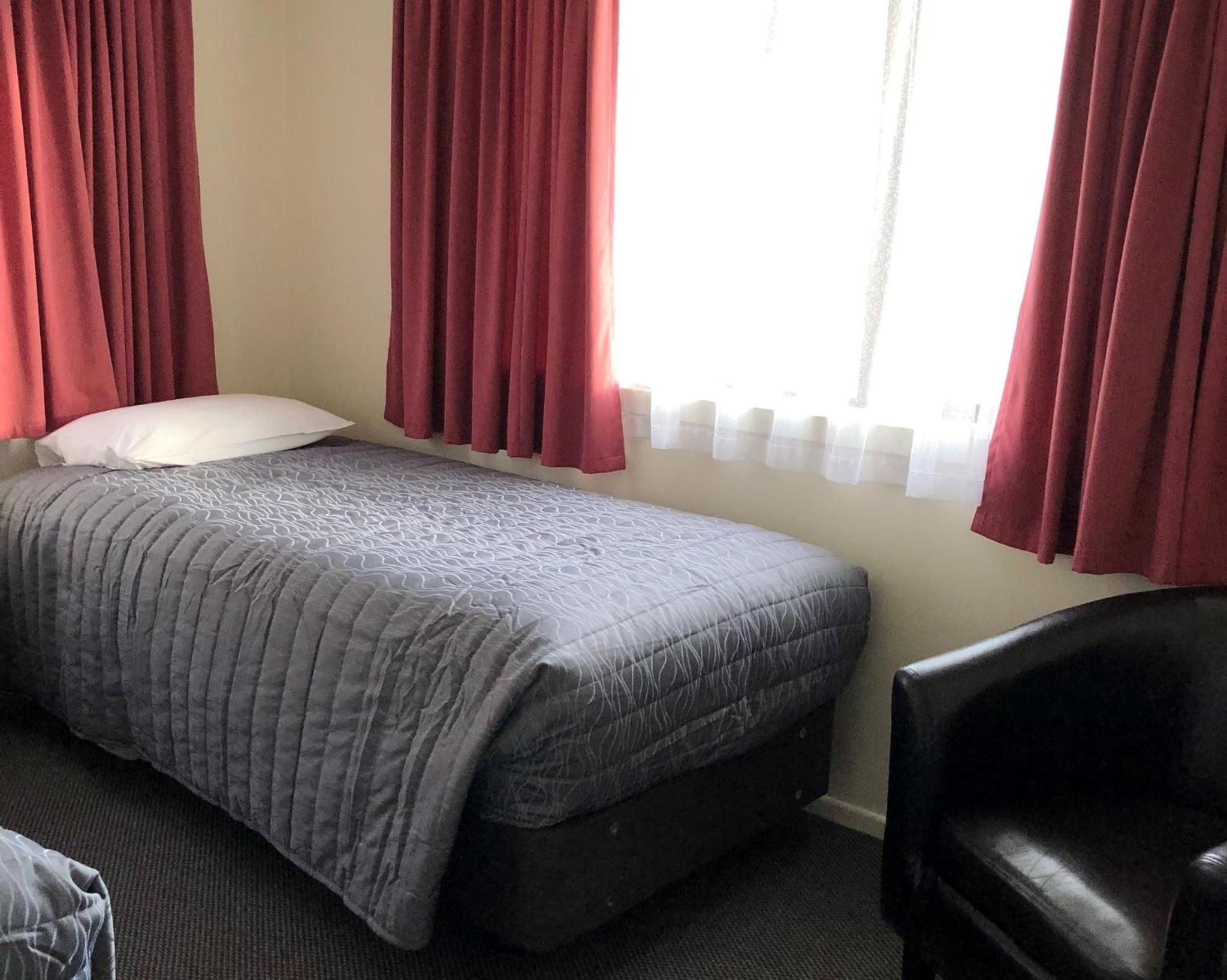 Large One-Bedroom Apartment photo 2