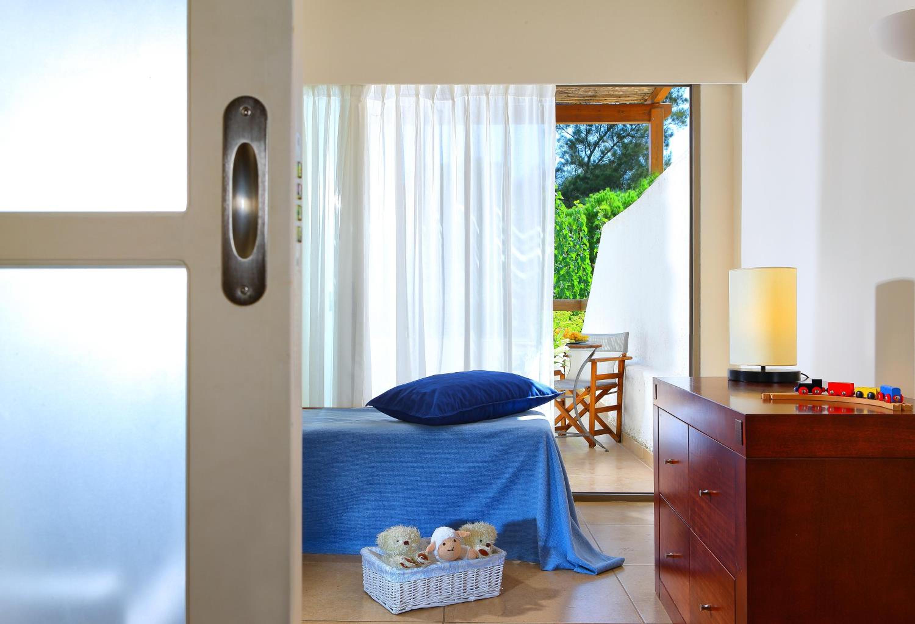 Junior Suite with Side Sea View photo 3